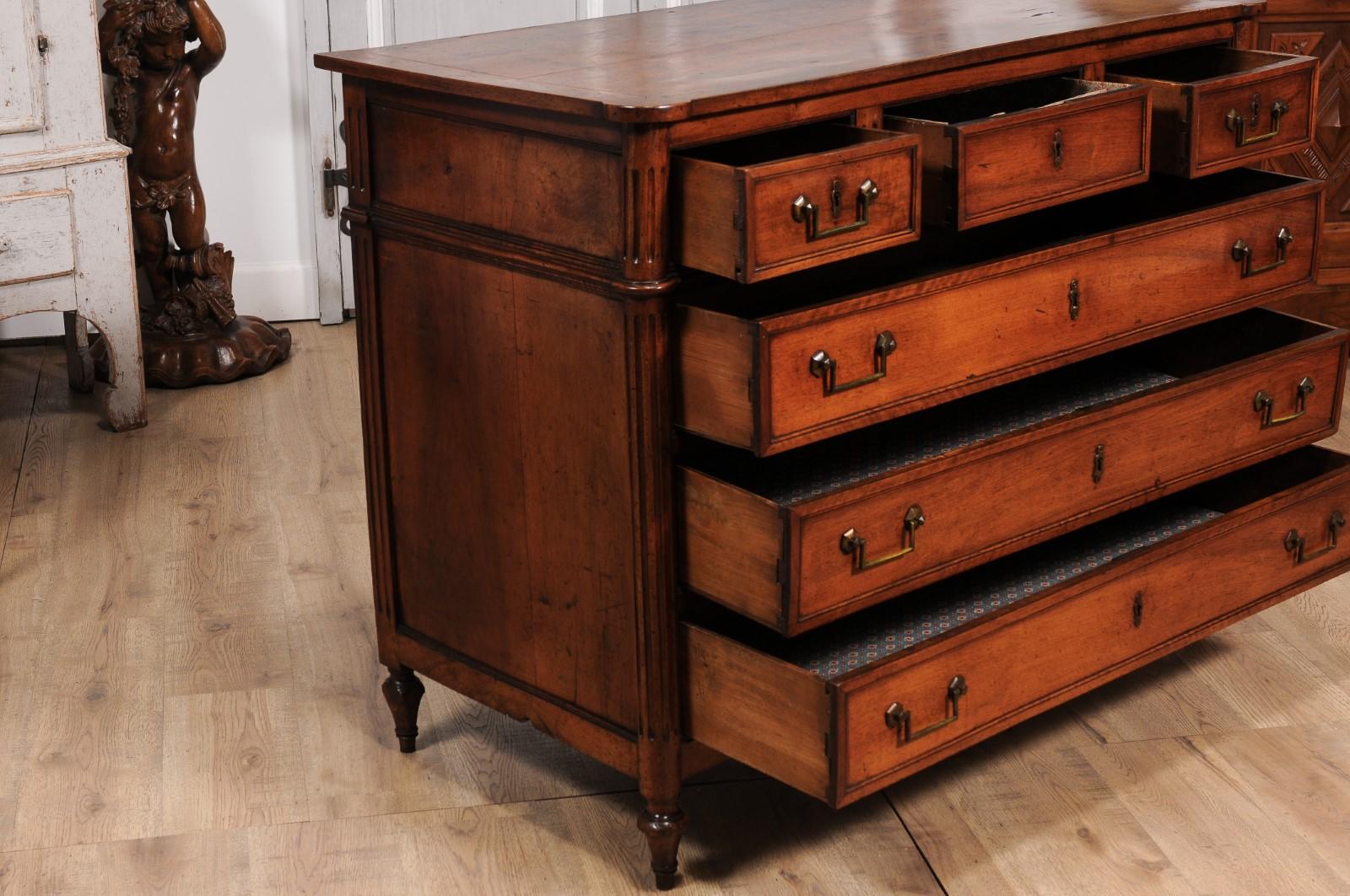 18th Century French Louis XVI Period 1790s Walnut Six-Drawer Commode with Fluted Side Posts For Sale