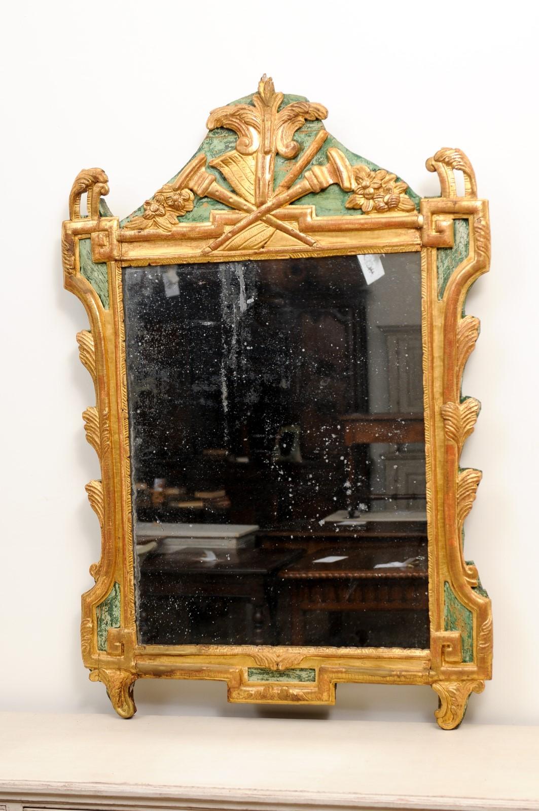 Miroir doré d'époque Louis XVI du 18ème siècle avec allégorie musicale sculptée en vente 3