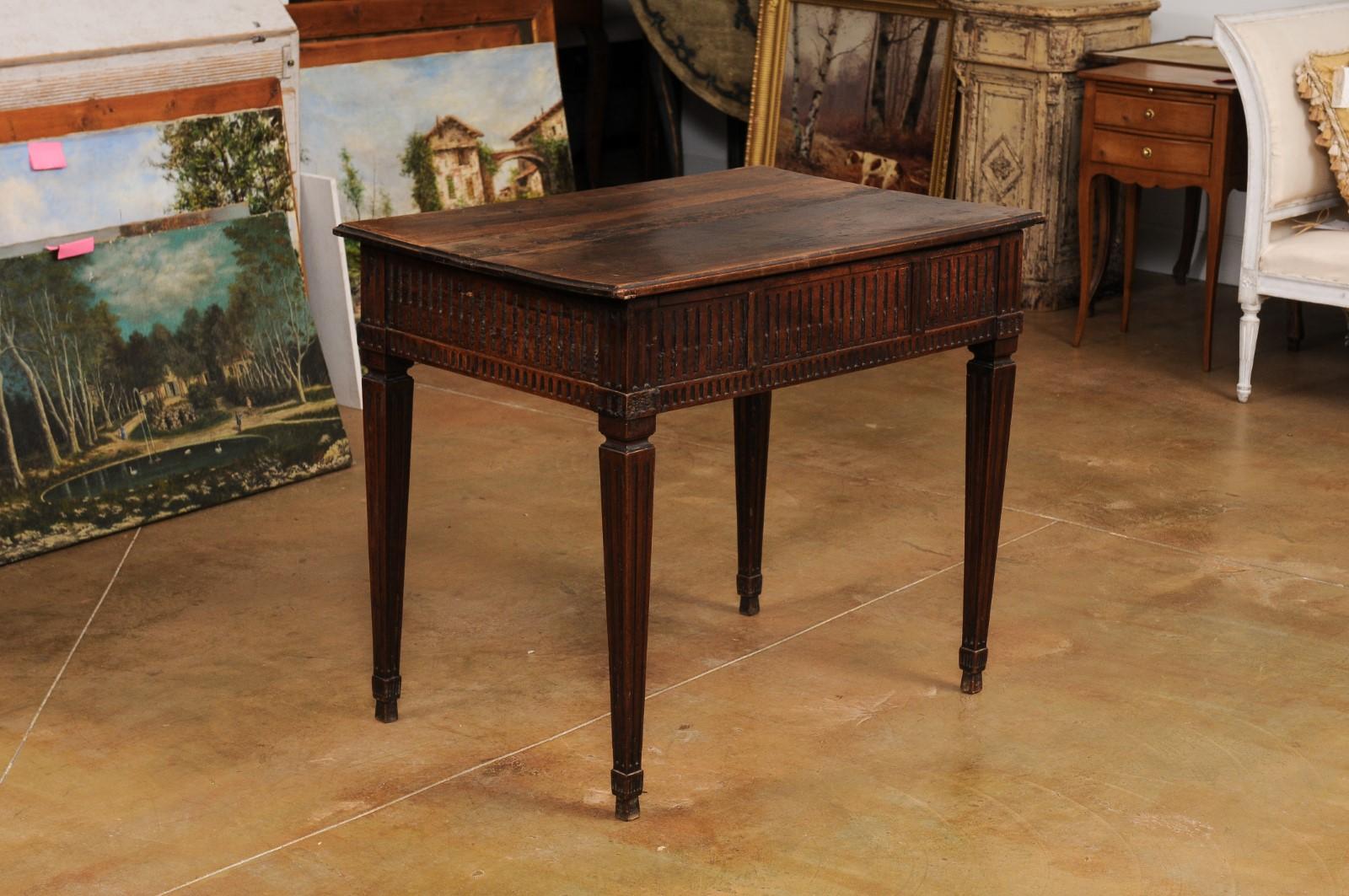 French Louis XVI Period 18th Century Walnut Desk with Carved Fluted Apron For Sale 5