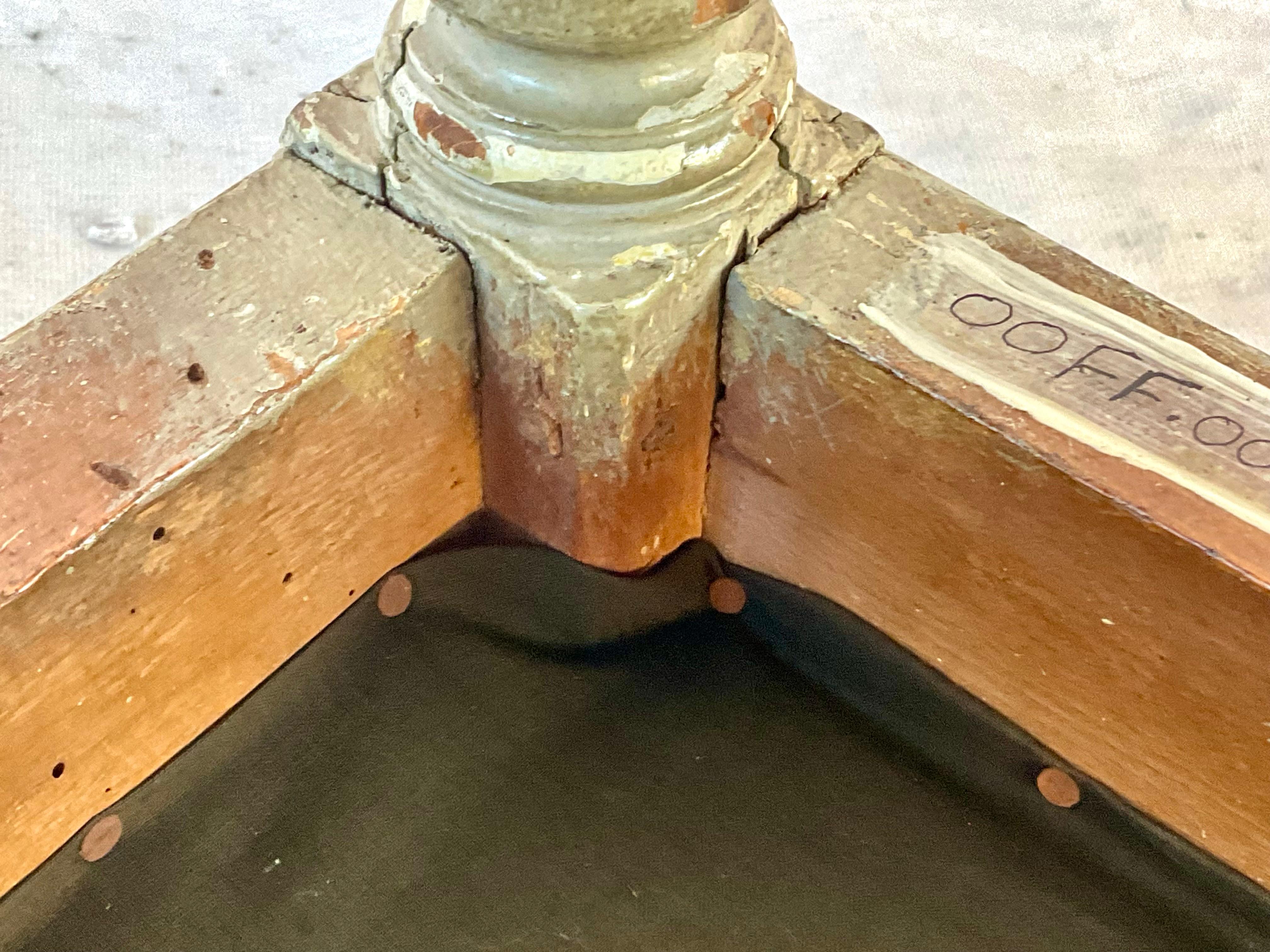 Französisch Louis XVI Periode geschnitzt Fuß Schemel im Angebot 1