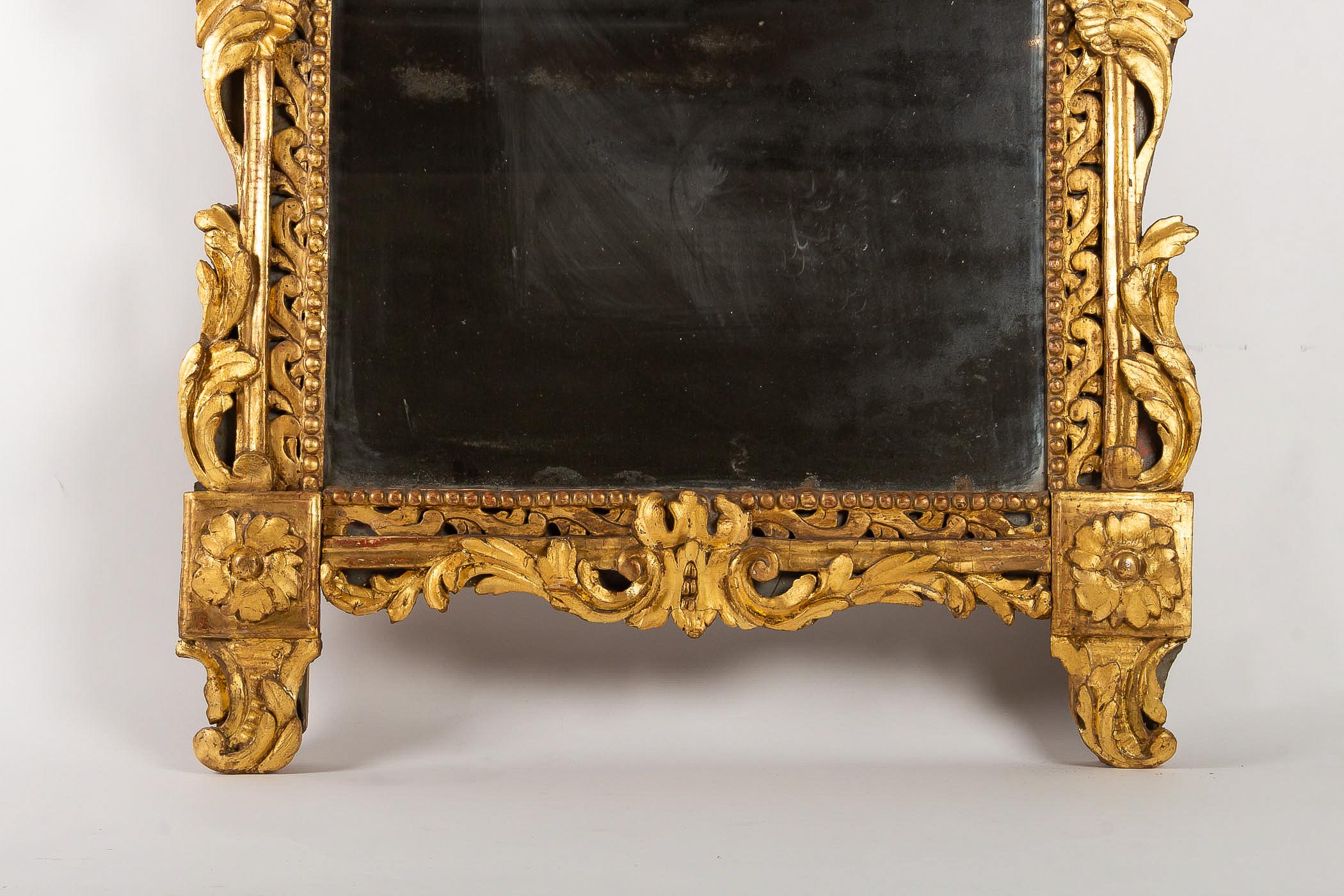 French Louis XVI Period Carved & Giltwood Front Top Mirror, circa 1780 5