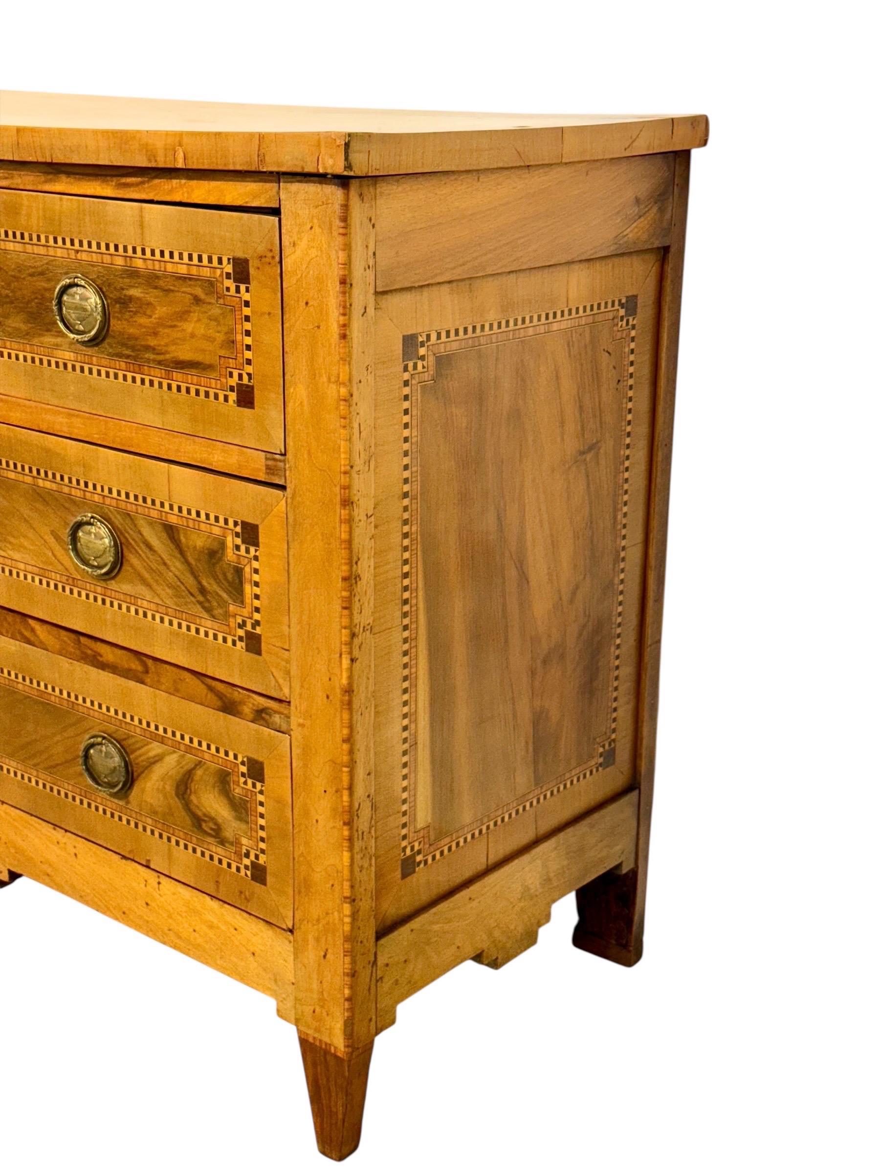 French Louis XVI Period Fruitwood and Walnut Marquetry Commode, 18th Century In Good Condition For Sale In LA CIOTAT, FR