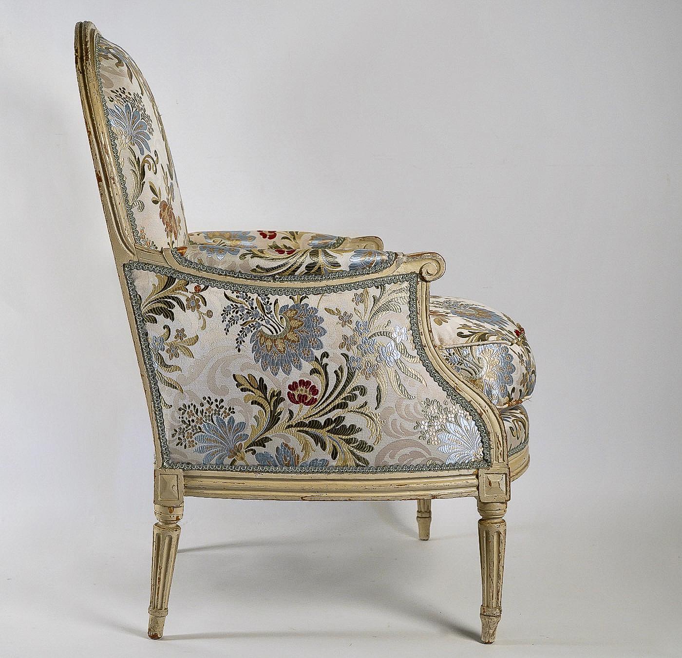 French Louis XVI Period, Lacquered Beech-Wood Pair of Large Bergeres, circa 1780 8