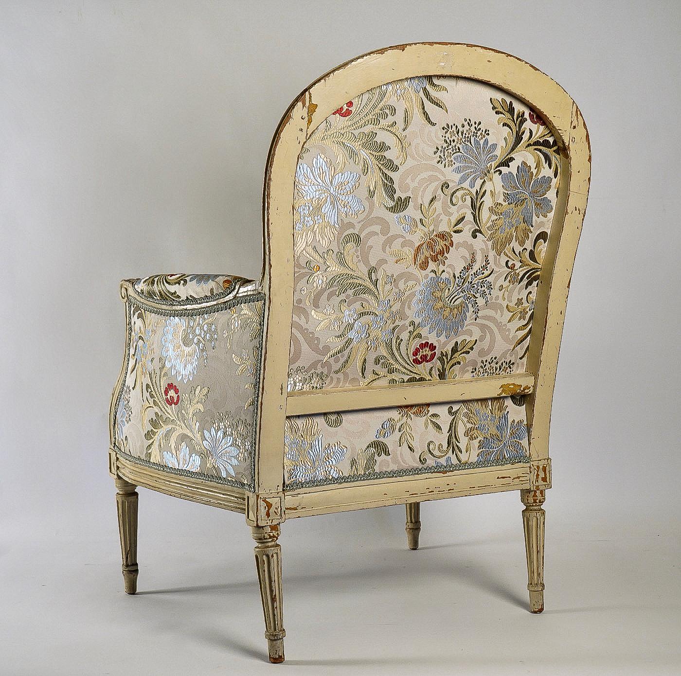 French Louis XVI Period, Lacquered Beech-Wood Pair of Large Bergeres, circa 1780 9