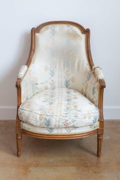 Französischer Louis XVI-Stuhl aus Nussbaum mit geschwungener Rückenlehne, Ende 18.