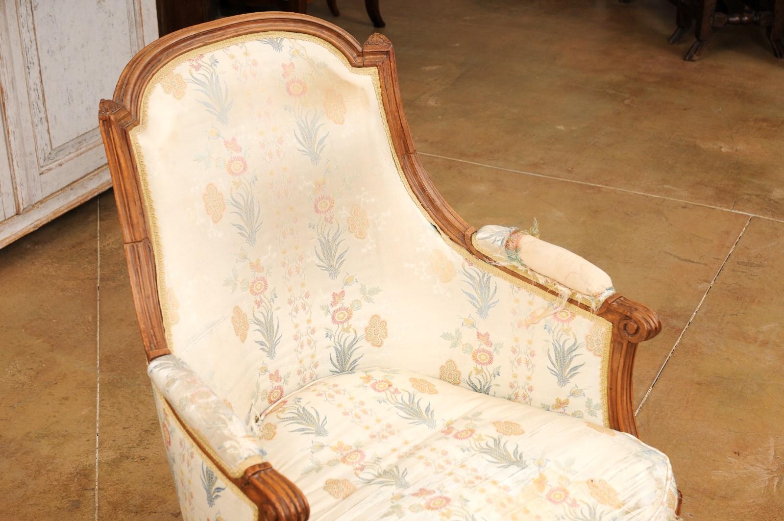 Upholstery French Louis XVI Period Late 18th Century Walnut Bergère Chair with Curving Back For Sale