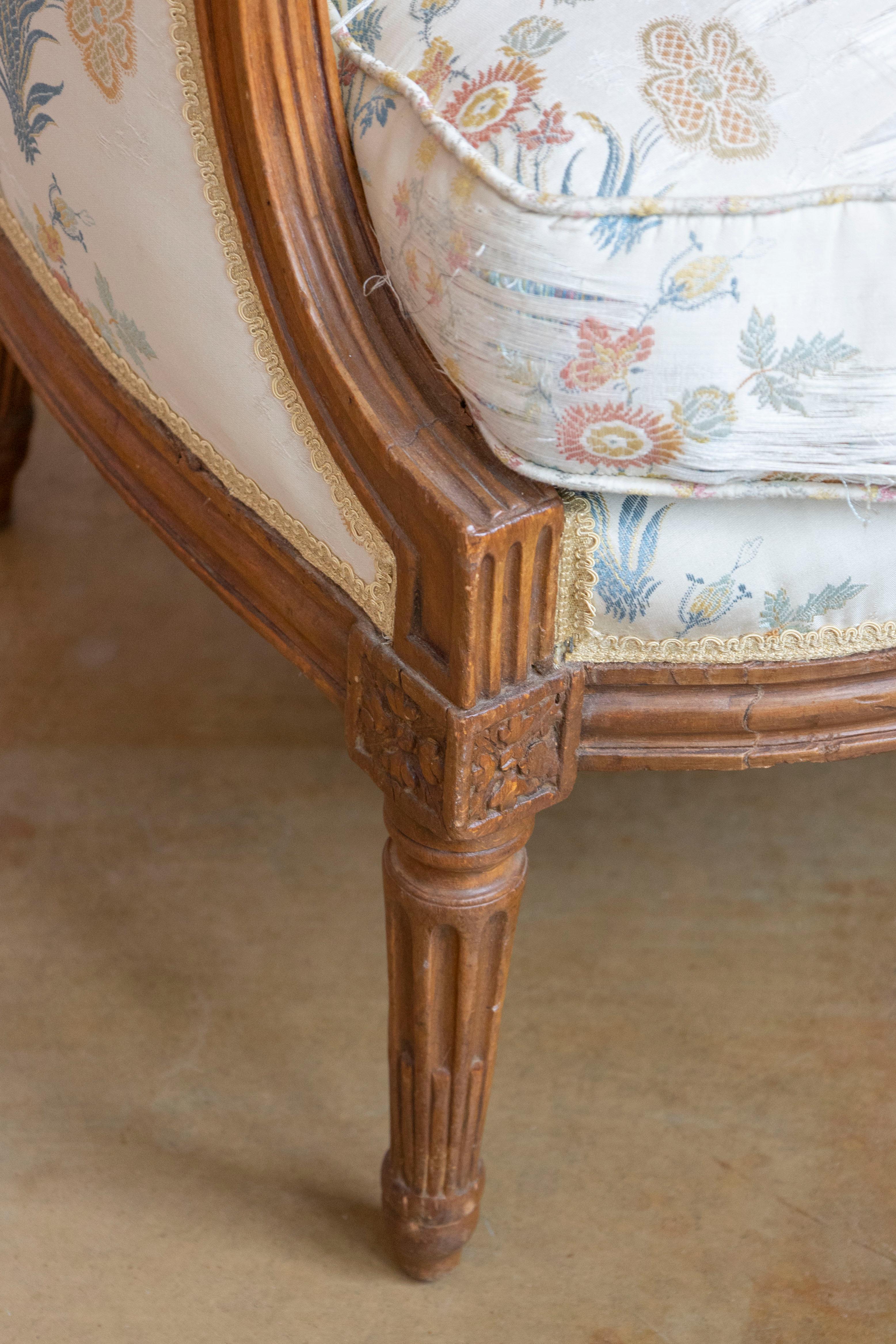 Upholstery French Louis XVI Period Late 18th Century Walnut Bergère Chair with Curving Back For Sale