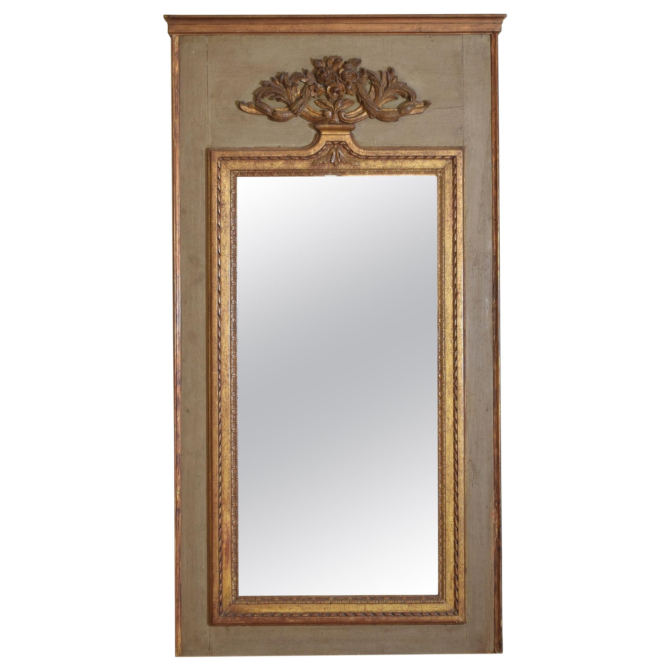 French Louis XVI Period Painted and Carved Giltwood Mirror, Late 18th Century