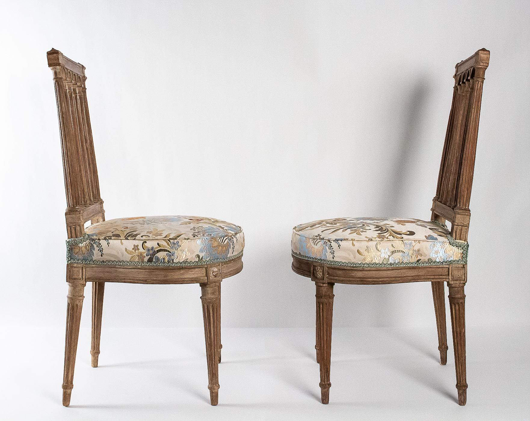 French Louis XVI Period, Pair of Chairs in Lacquered Beechwood, circa 1780 6