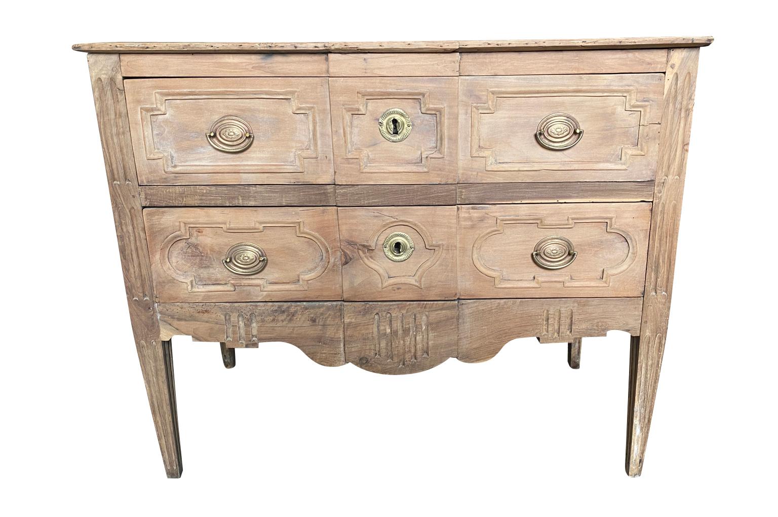 French Louis XVI Period Sauteuse Commode In Good Condition For Sale In Atlanta, GA