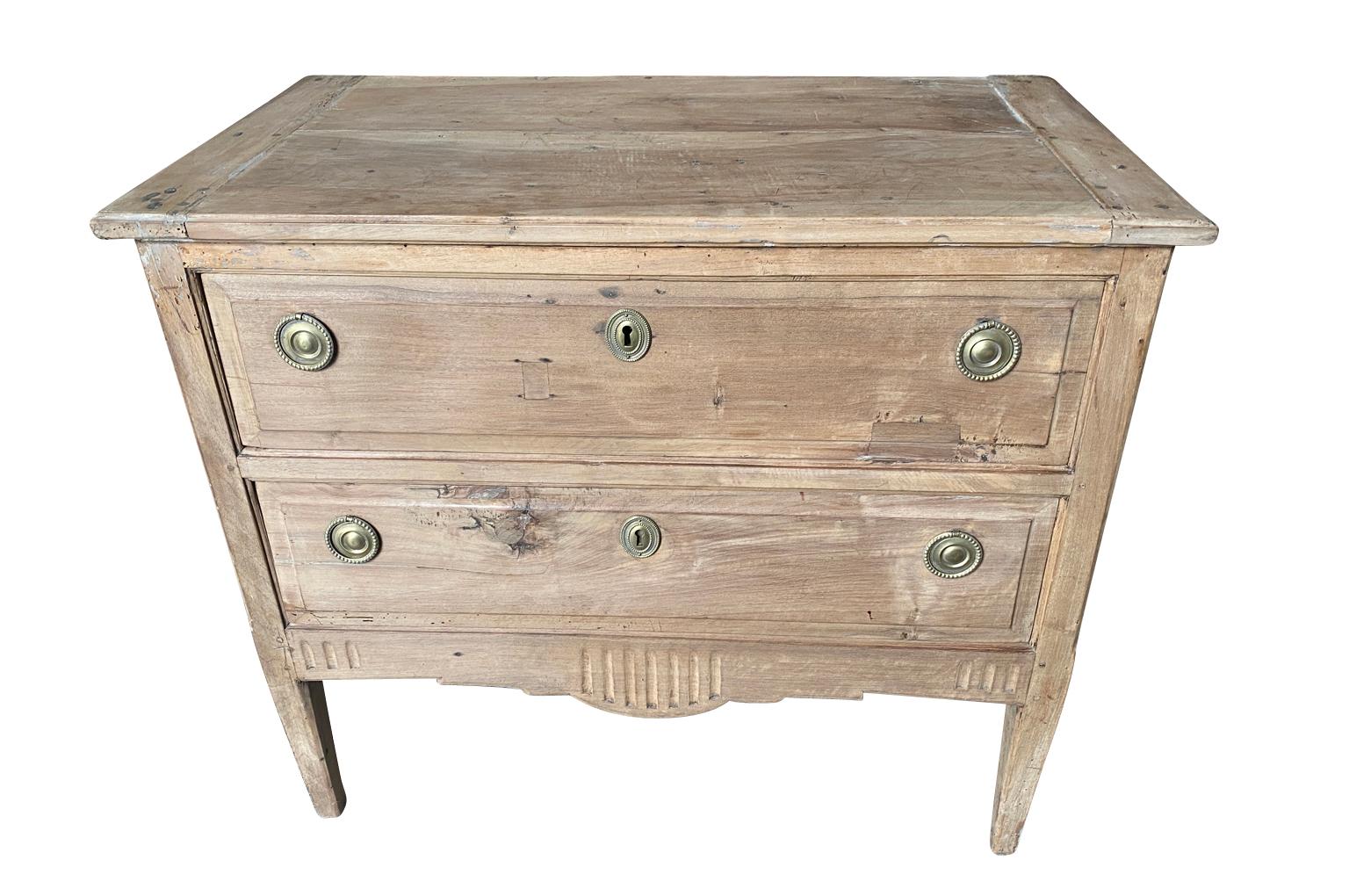 French Louis XVI Period Sautuese Commode In Good Condition For Sale In Atlanta, GA