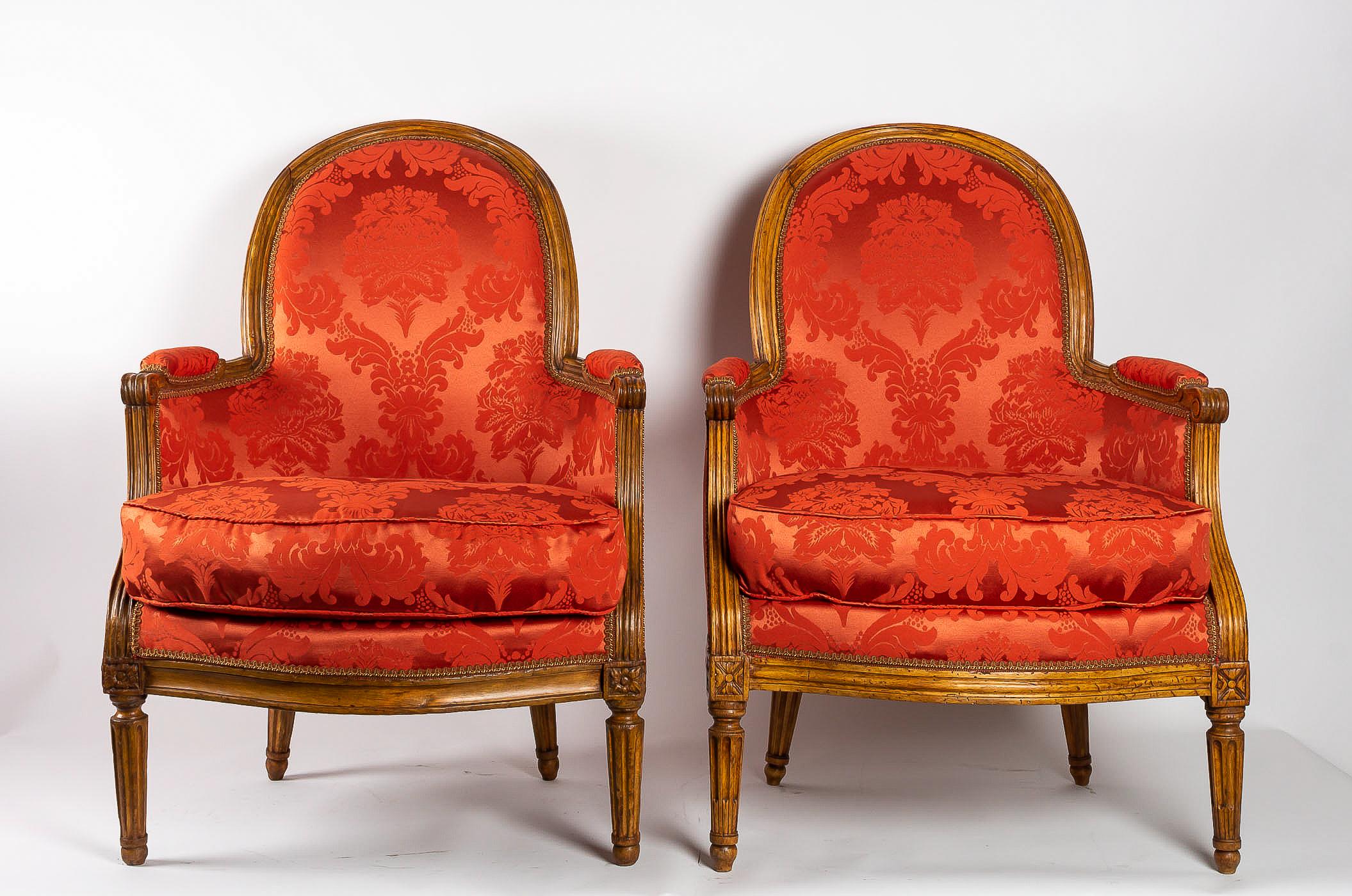 French Louis XVI period set of two bergeres, circa 1780.

A gorgeous French Louis XVI period set of two bergeres in natural beech-wood in a neoclassical detailing and form.

Beautiful French work, late 18th century, Louis XVI period set of two