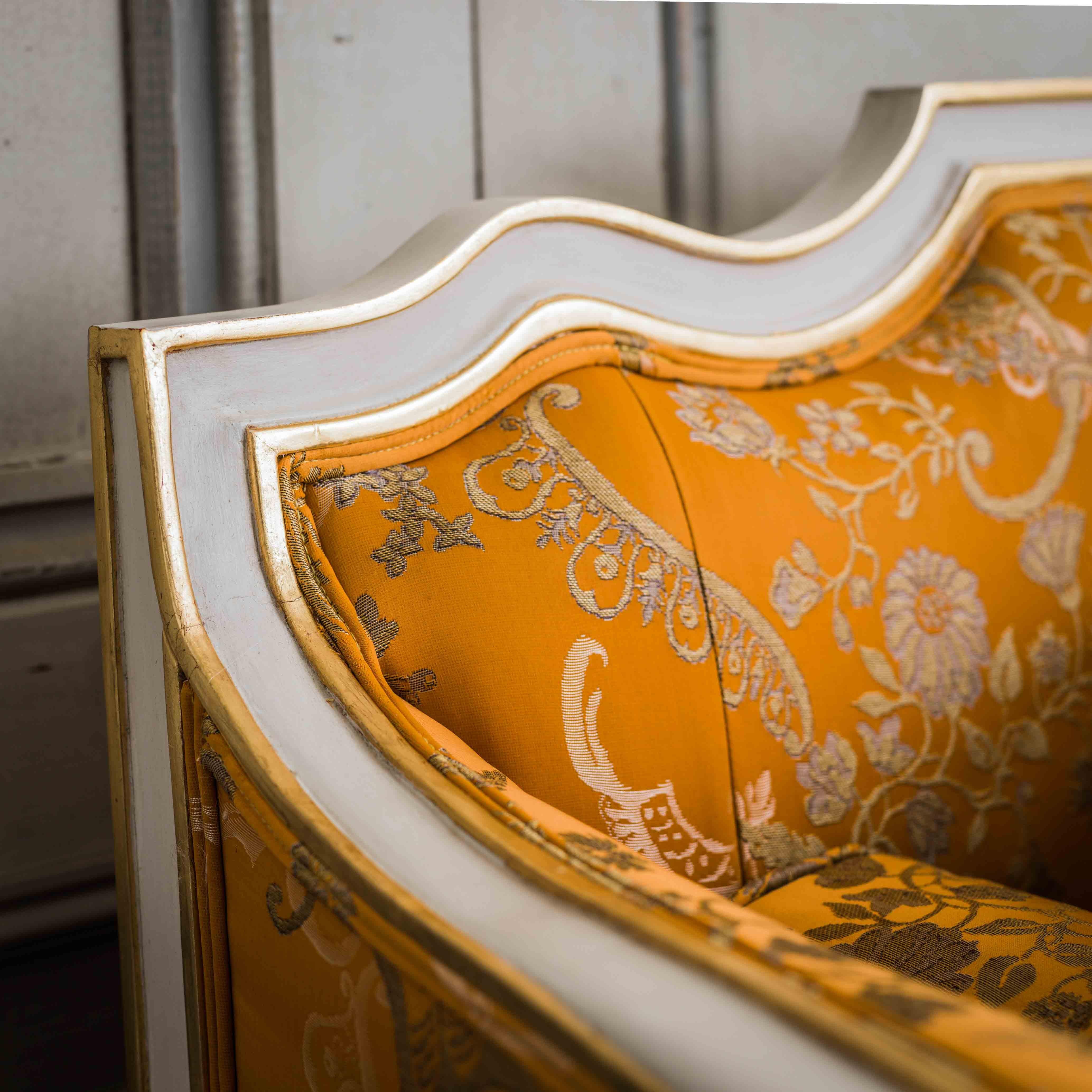 Französisches Sofa im Louis XVI-Stil mit Scroll-Armen von La Maison london im Angebot 3