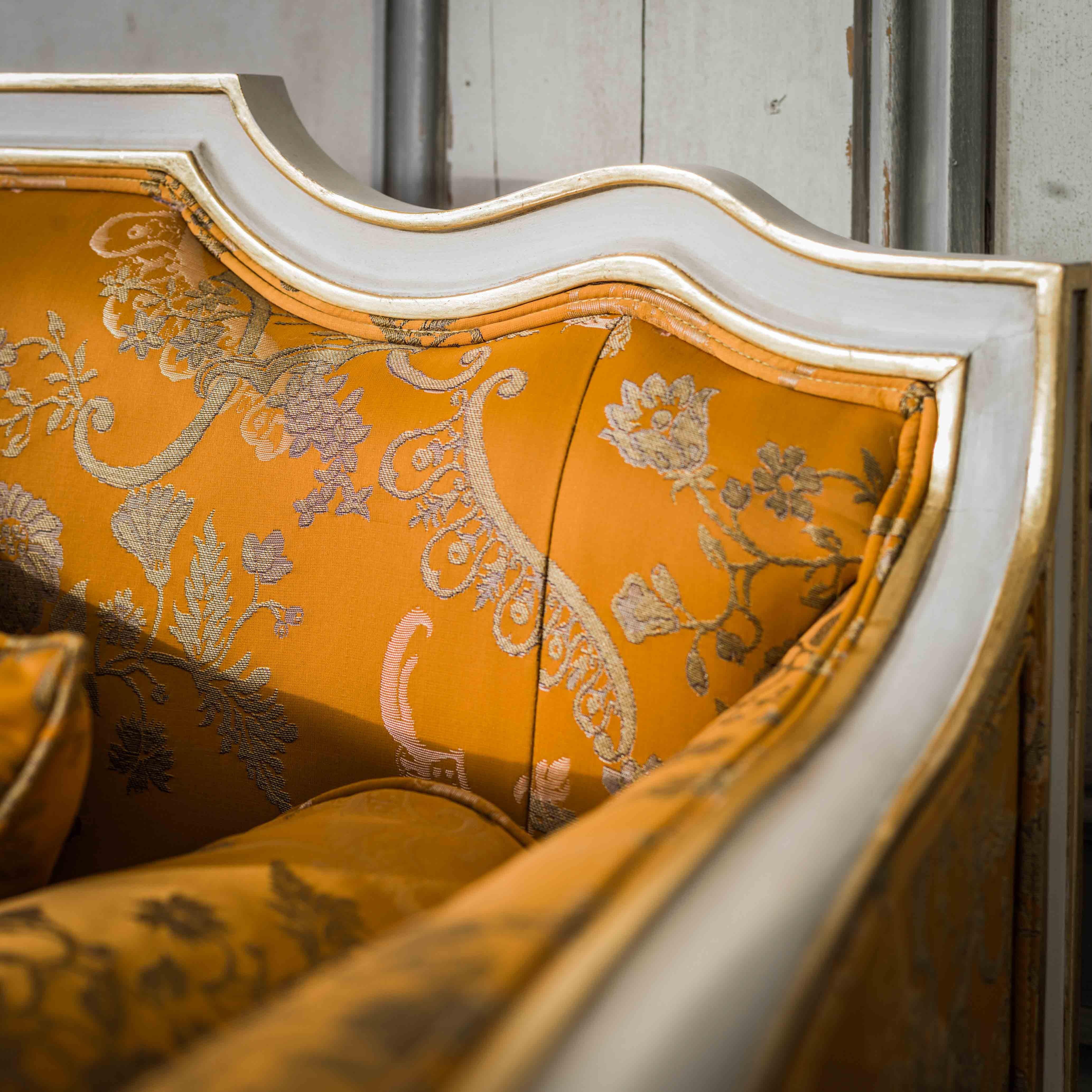 Französisches Sofa im Louis XVI-Stil mit Scroll-Armen von La Maison london im Angebot 4