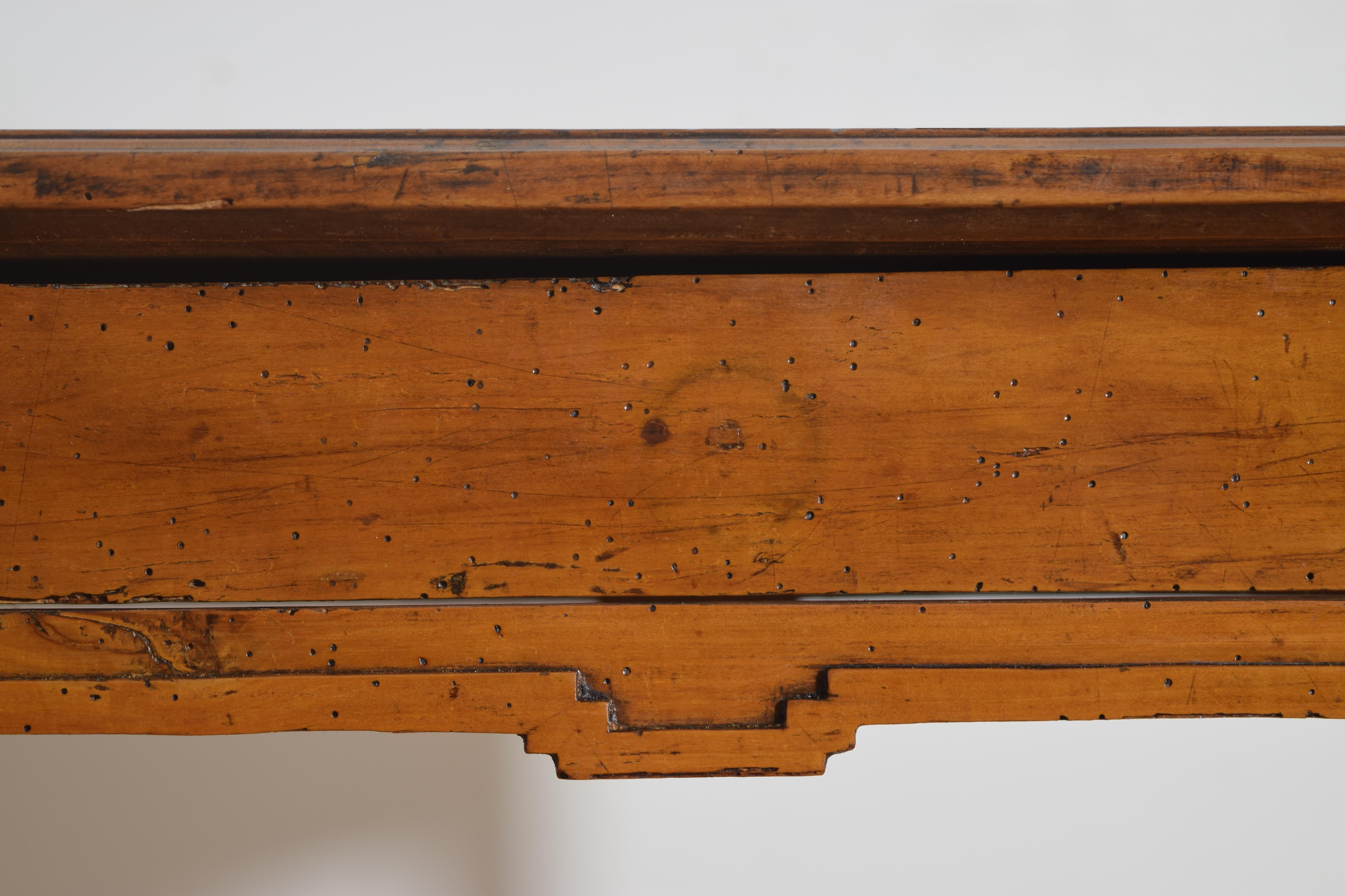 Französischer Louis-XVI-Tisch aus Nussbaum mit 1 Schublade und geformter Schürze, ca. 1790 im Angebot 2