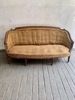 Französisch Louis XVI Periode Nussbaum Hand geschnitzt Canape Sofa en Corbeille