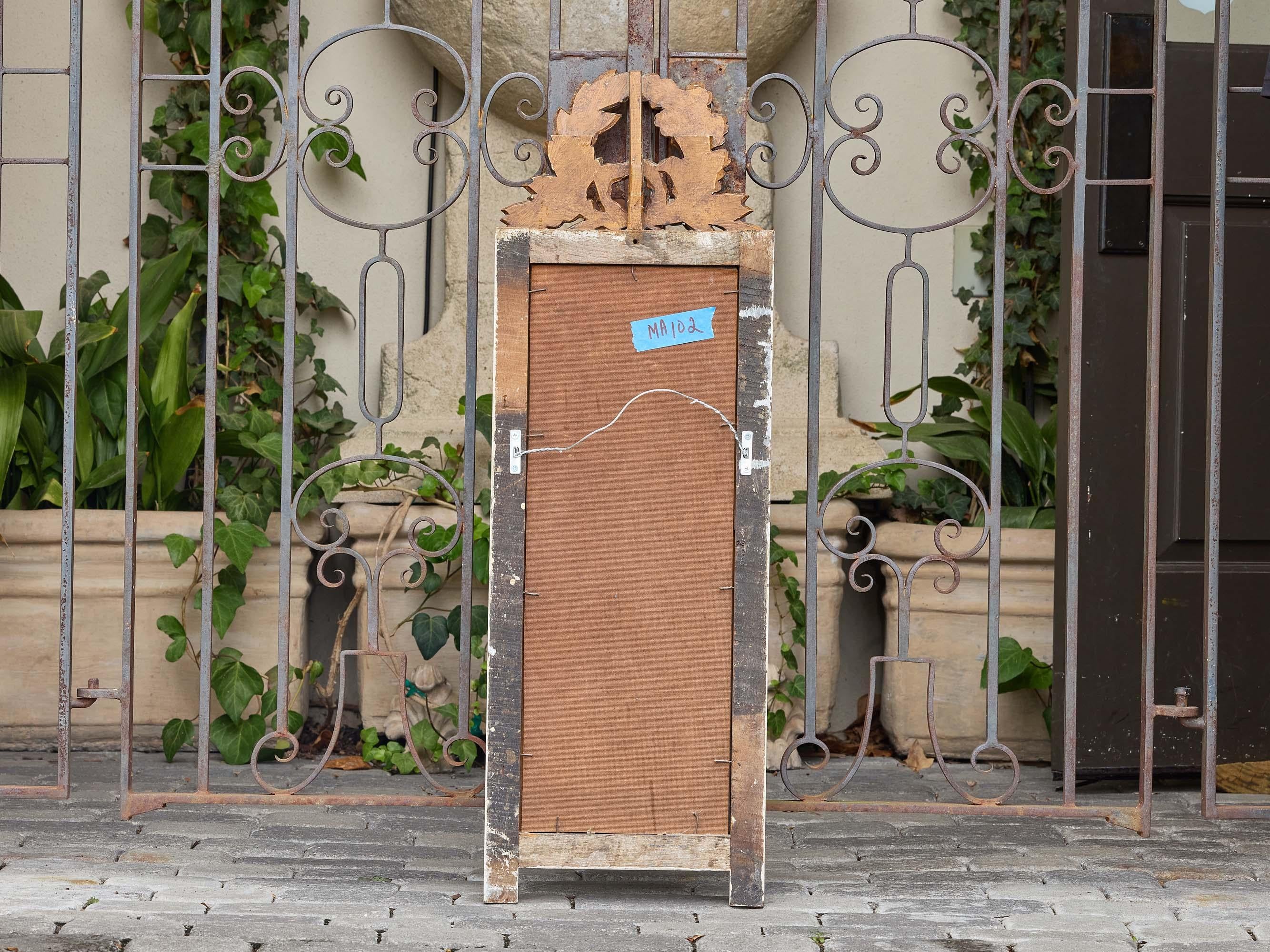 Specchio francese Luigi XVI Revival in legno dorato con cresta d'alloro, 1920 circa in vendita 1