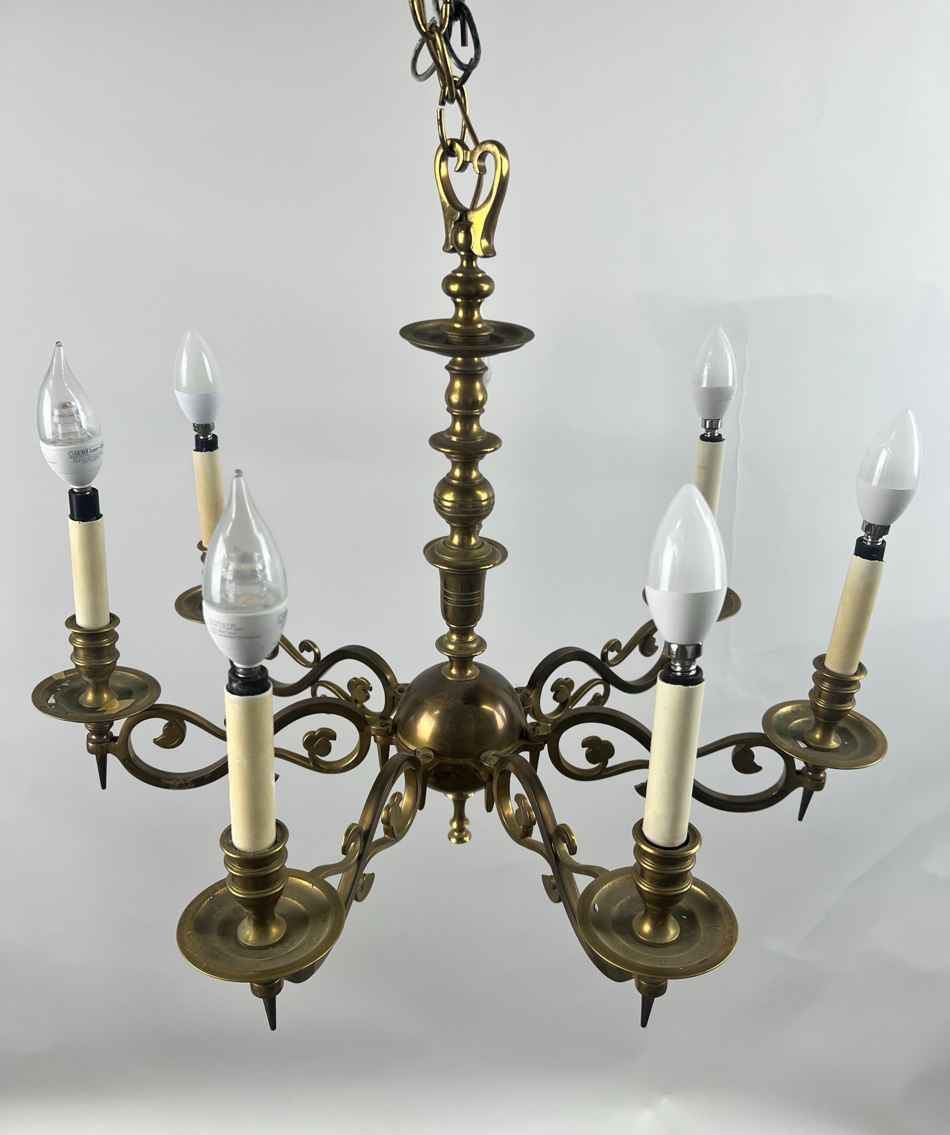 XX secolo Lampadario francese in ottone in stile Luigi XVI Revival - 6 bracci in vendita