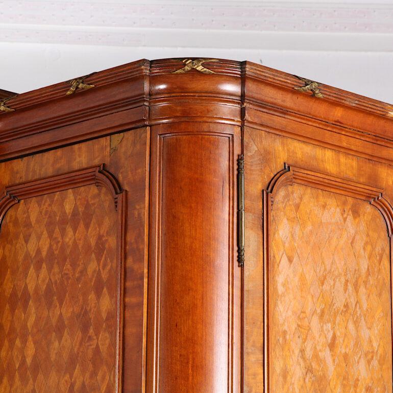 French Louis XVI Satinwood Parquetry Armoire with Ormolu Mounts In Good Condition For Sale In Vancouver, British Columbia