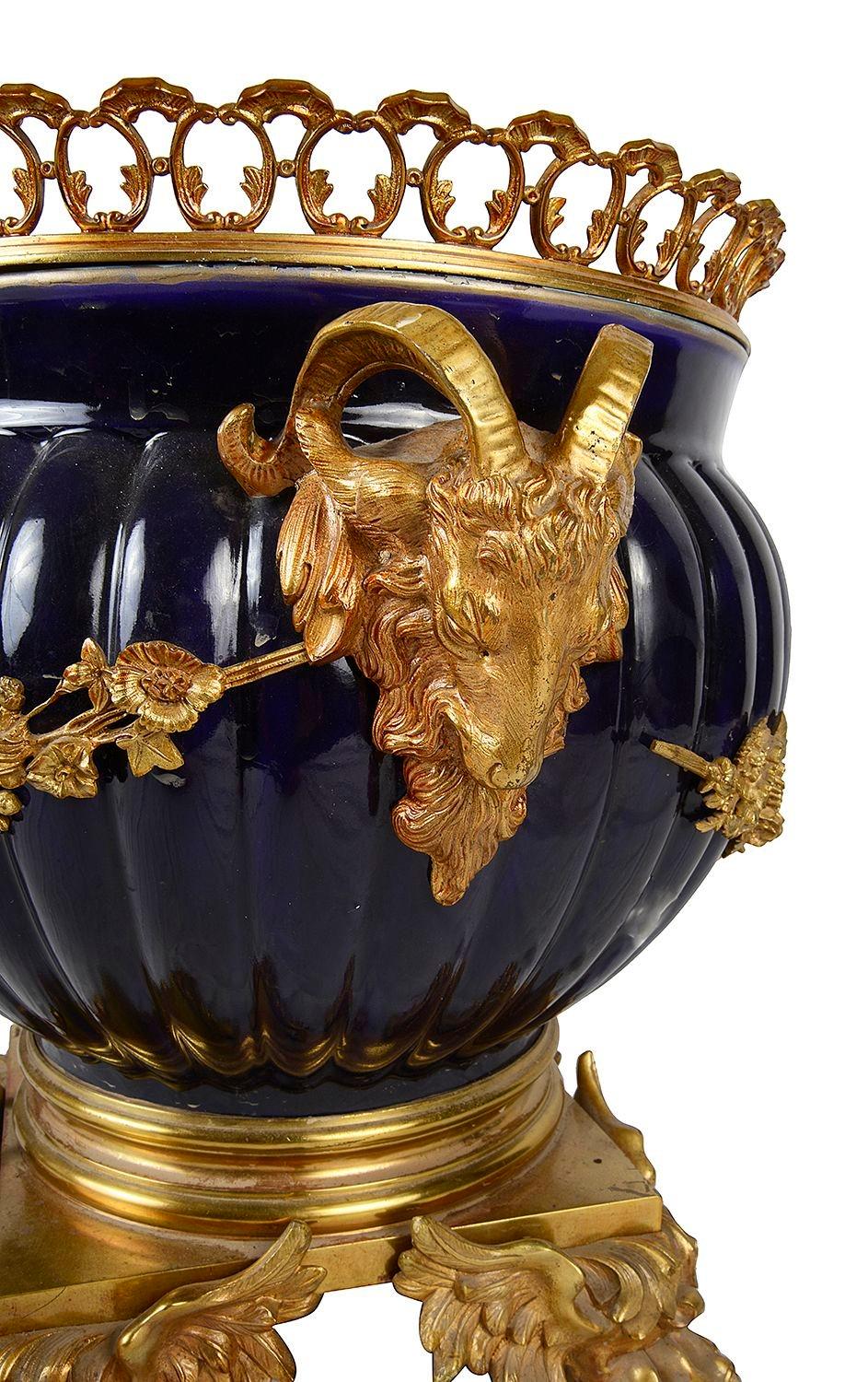 French Louis XVI Sevres style jardiniere, circa 1890 In Good Condition For Sale In Brighton, Sussex