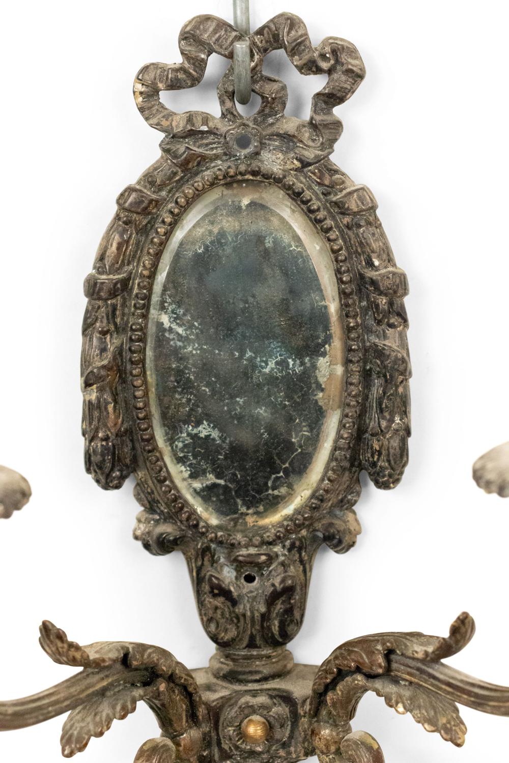 Französisch Louis XVI Silber Platte verspiegelte Wandleuchter im Zustand „Gut“ im Angebot in Queens, NY