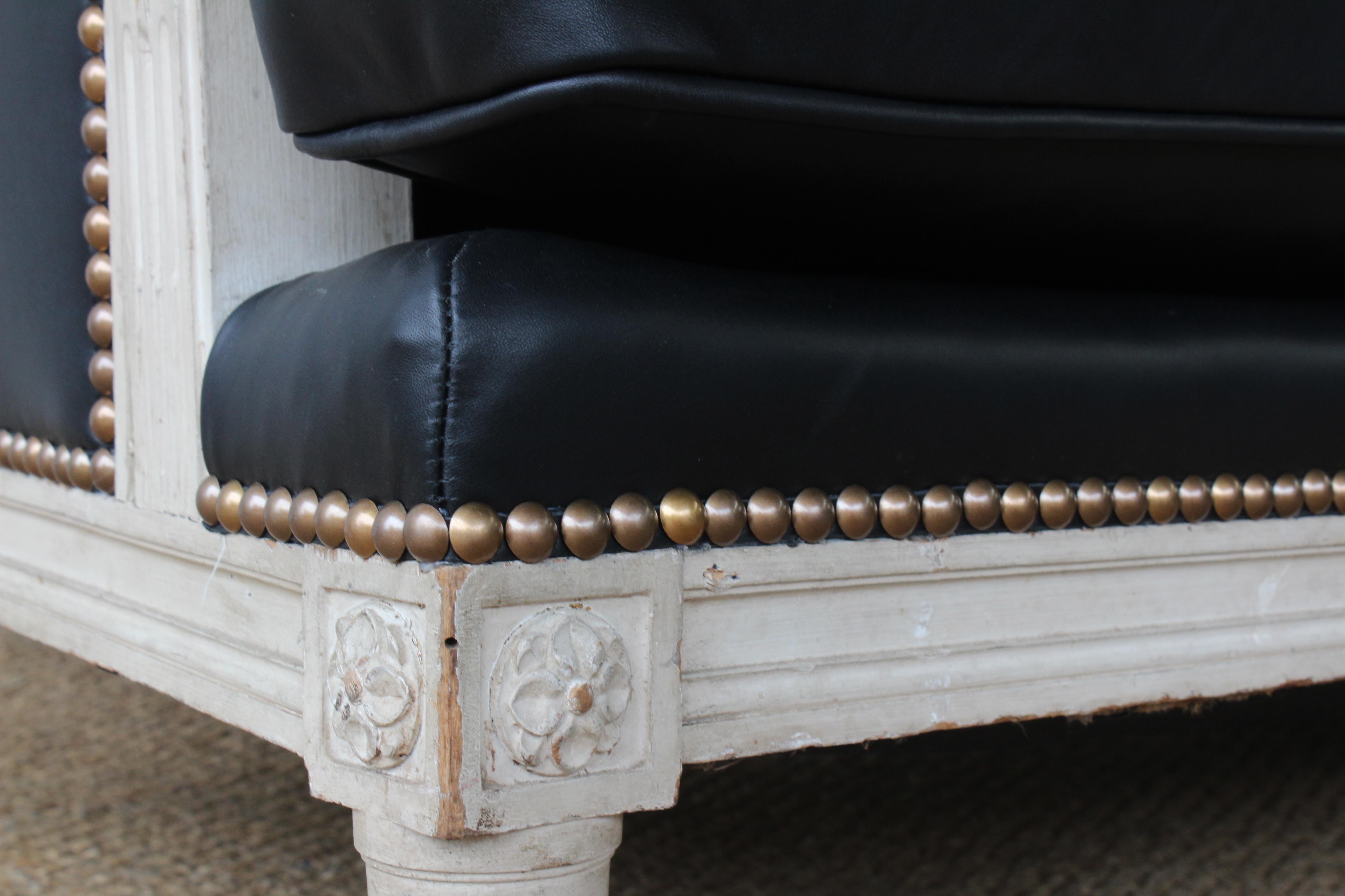 French Louis XVI Sofa in Leather For Sale 4