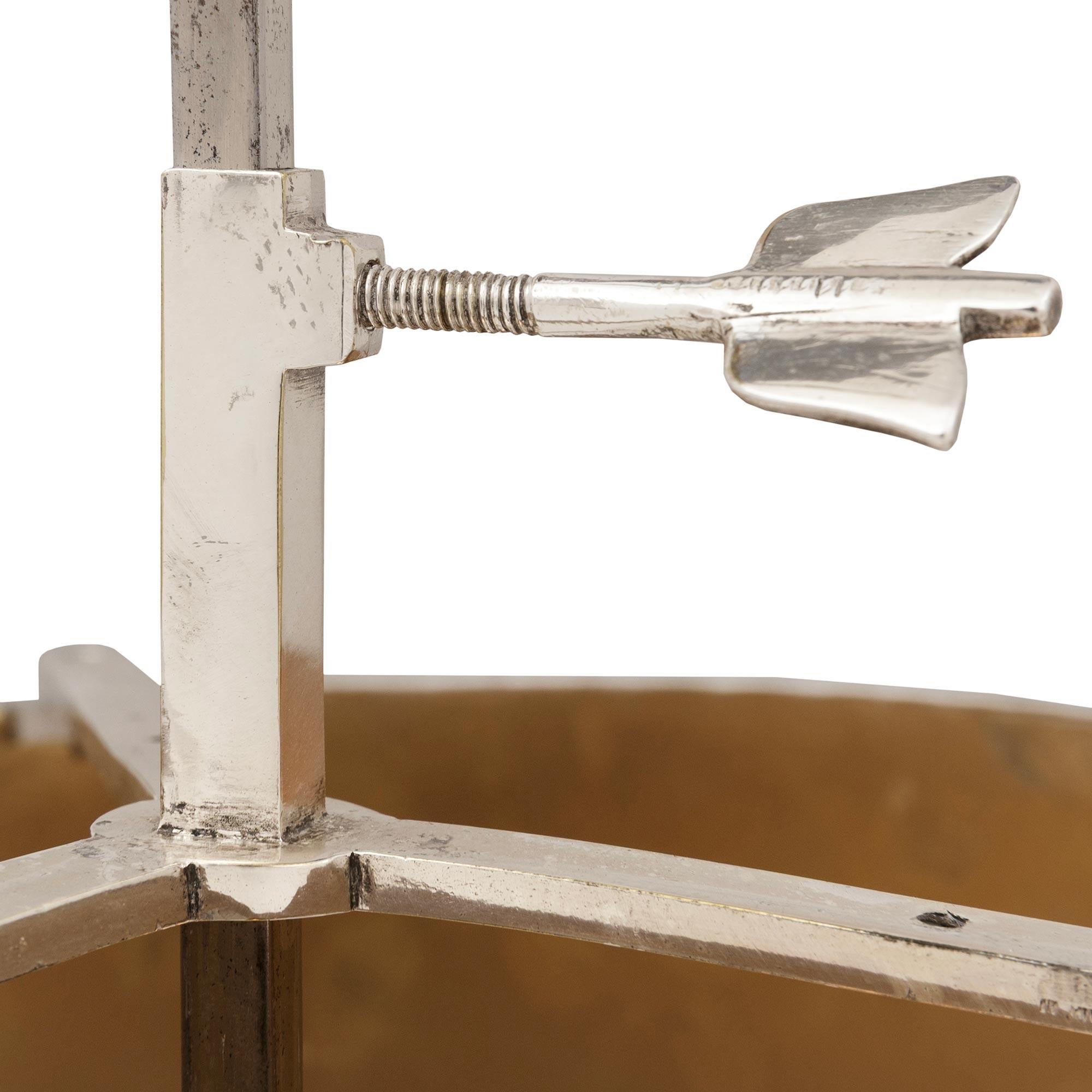 Lámpara Bouillotte francesa Luis XVI de bronce plateado y tole siglo XX en venta