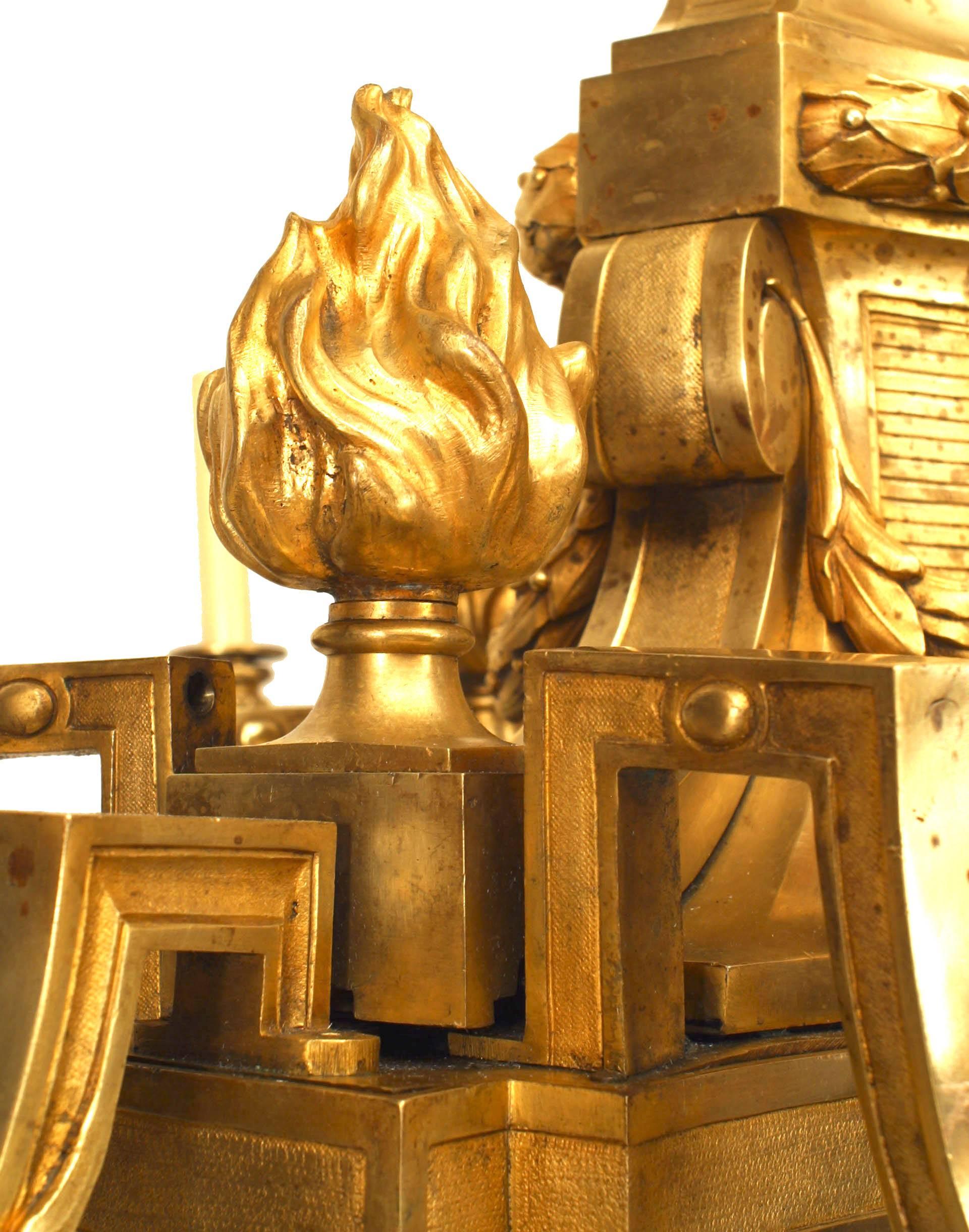 Bronze-Dore-Kronleuchter im Louis-XVI-Stil, Louis-XVI-Stil im Angebot 3