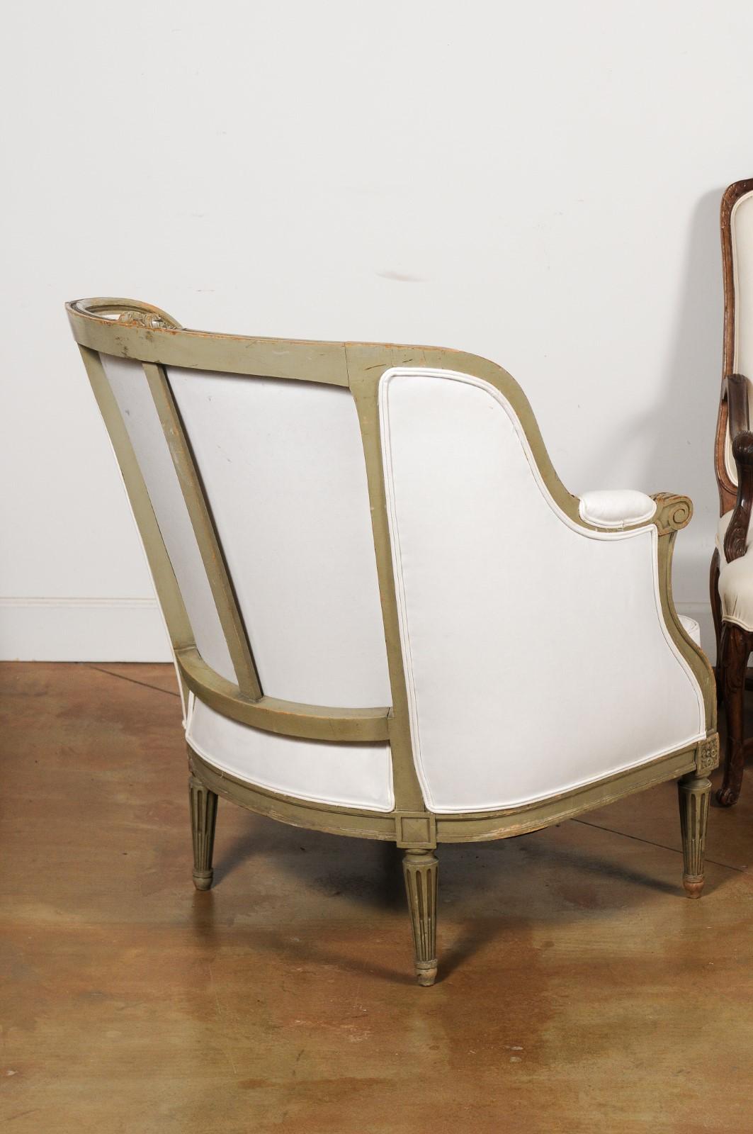 French Louis XVI Style 1880s Barrelback Bergère Armchair with New Upholstery In Good Condition In Atlanta, GA