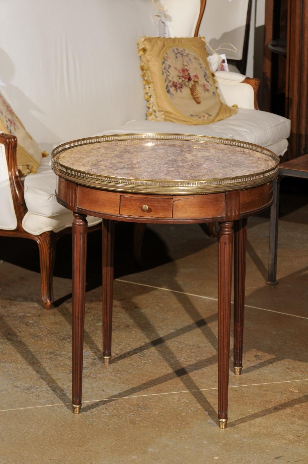 French Louis XVI Style 1890s Bouillotte Table with Marble Top and Brass Gallery For Sale 5