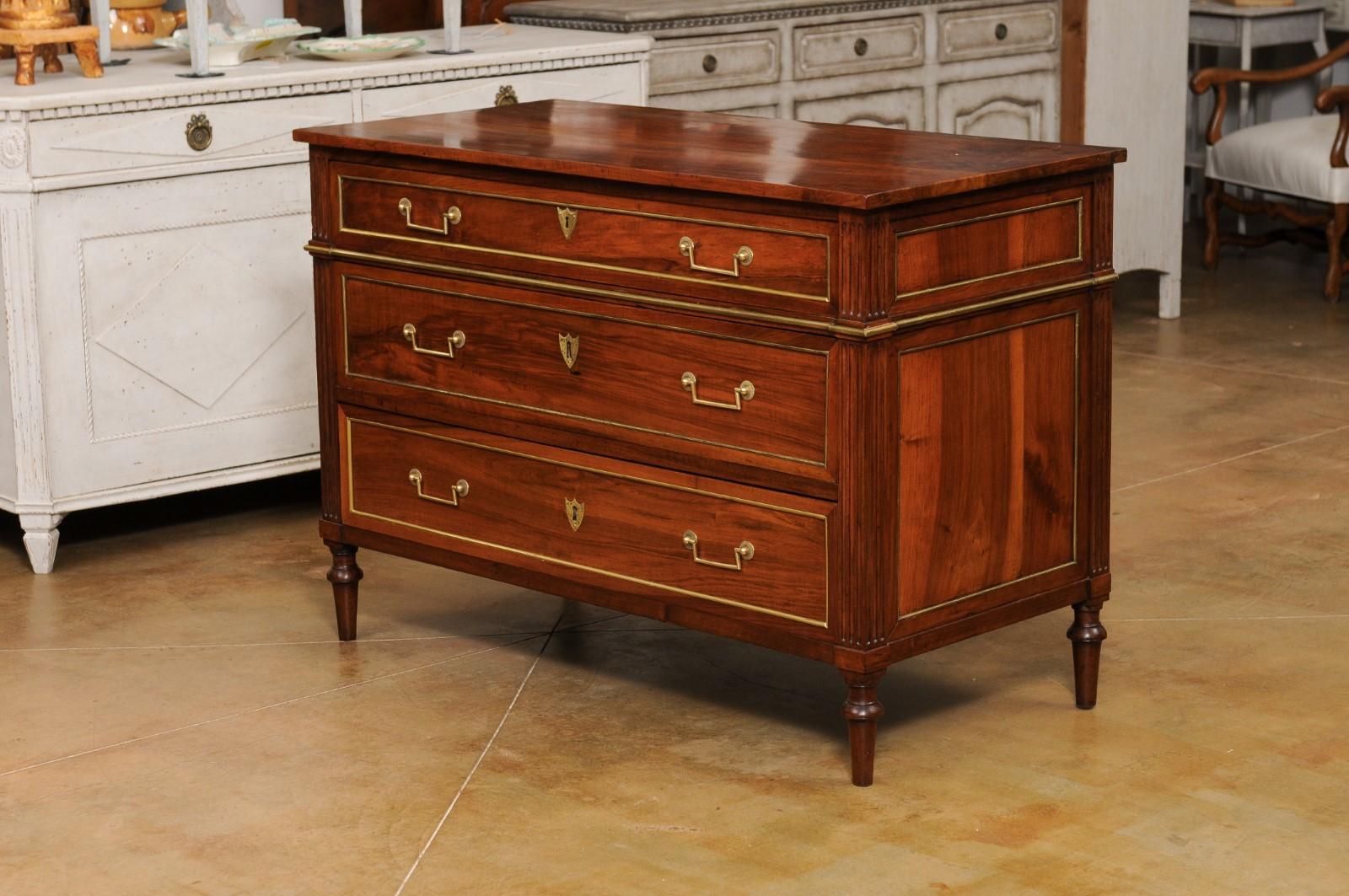 French Louis XVI Style 1890s Commode with Graduated Drawers and Brass Hardware For Sale 8