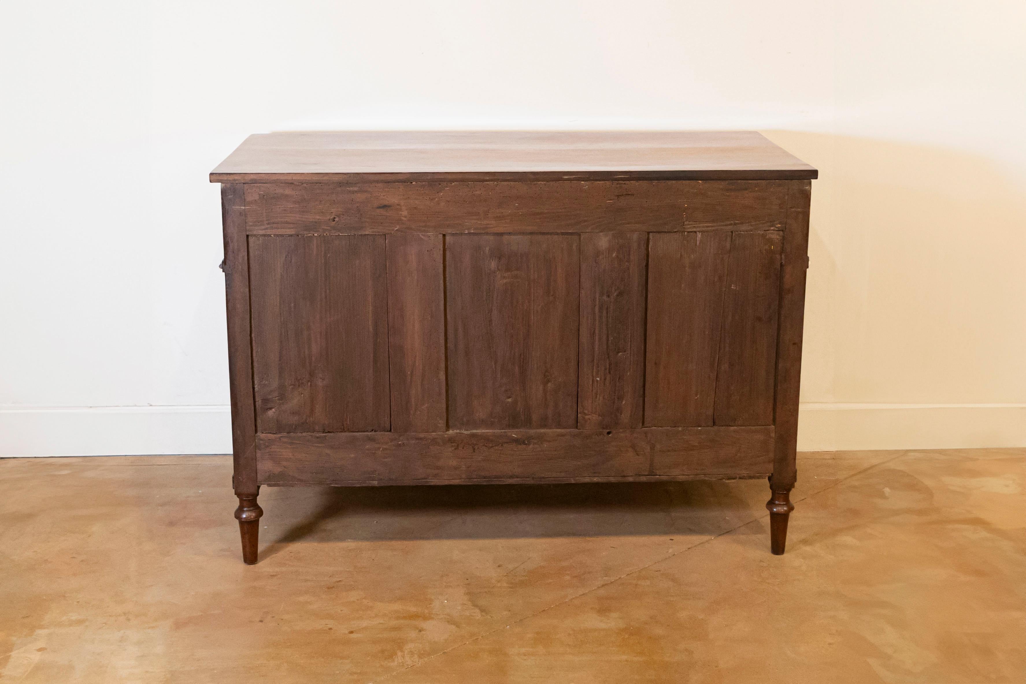 Commode francese in stile Luigi XVI del 1890 con cassetti graduati e ferramenta in ottone in vendita 1