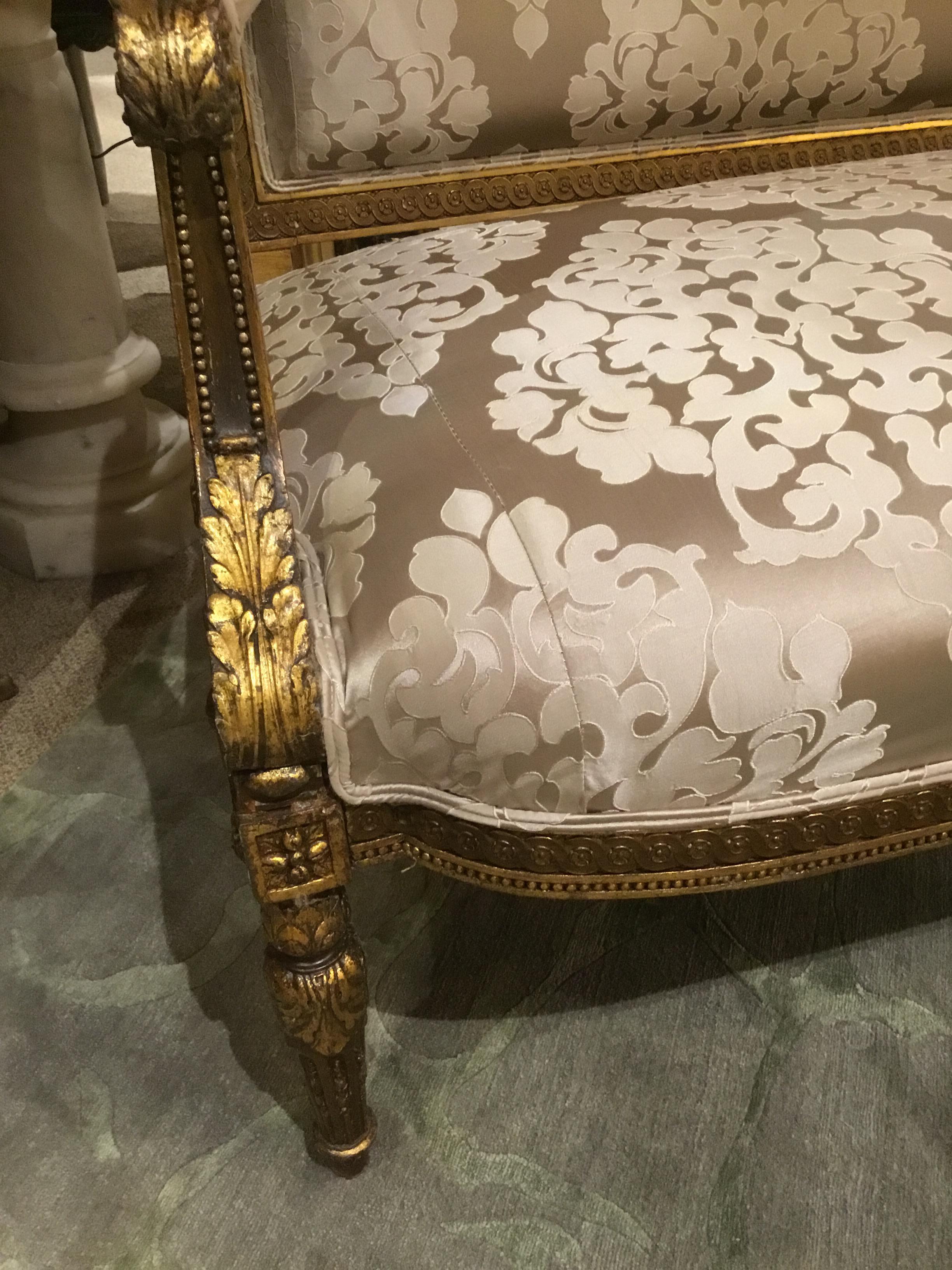 French Louis XVI-Style 19th Century Giltwood Settee with White Silk Fabric 8