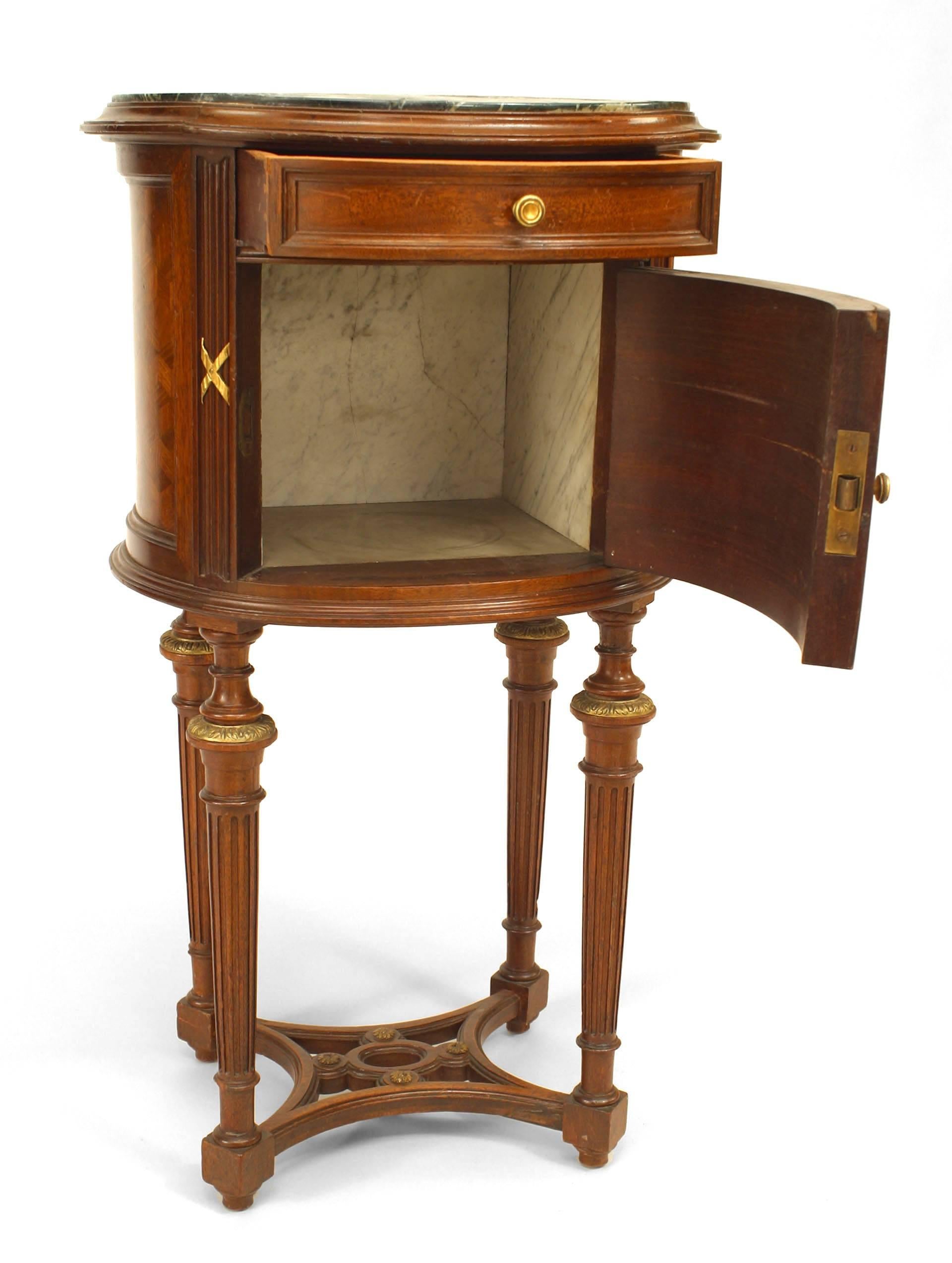 French Louis XVI Style Mahogany and Green Marble Bedside Commode In Good Condition For Sale In New York, NY