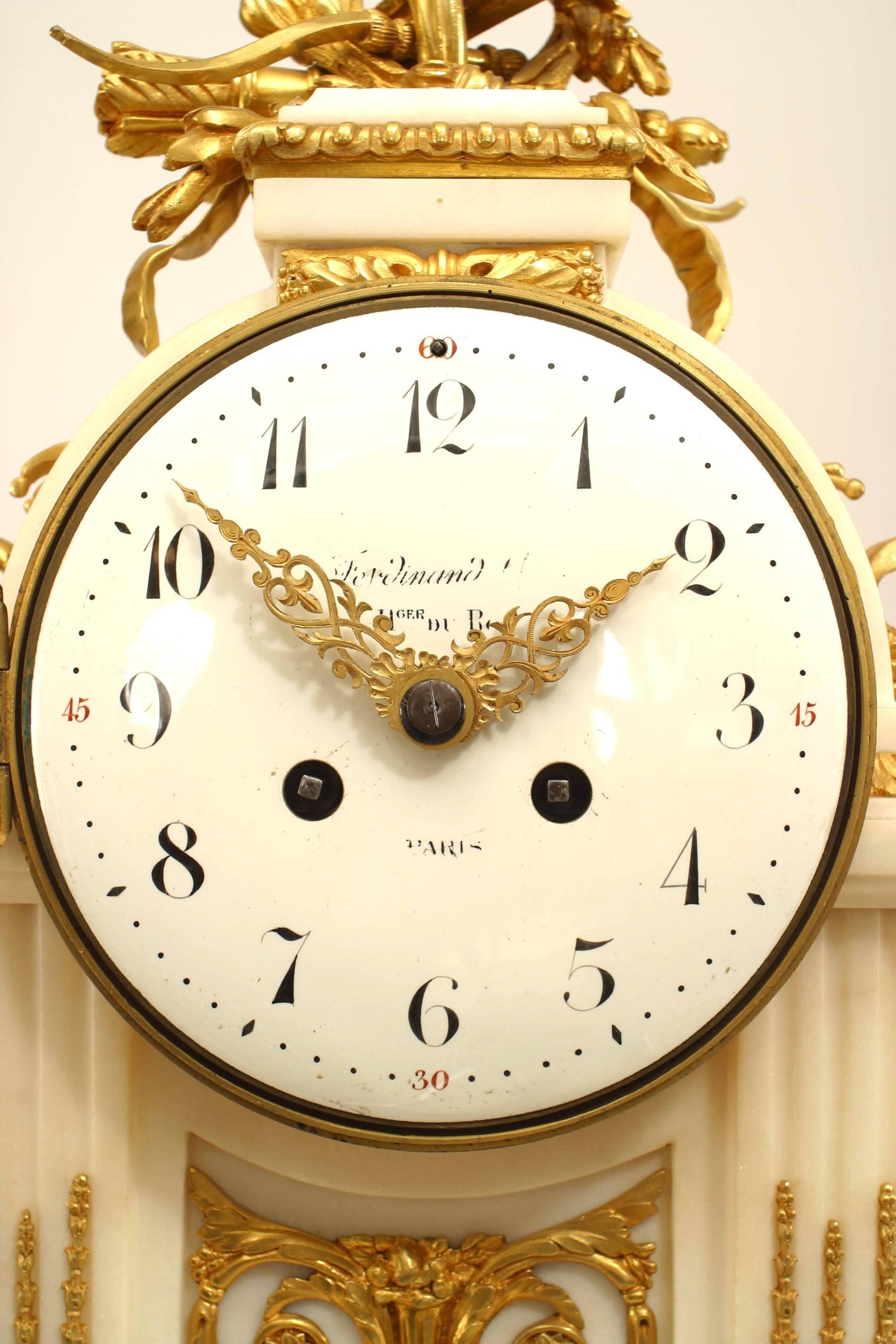 French Louis XVI Marble & Bronze Mantle Clock In Good Condition For Sale In Queens, NY