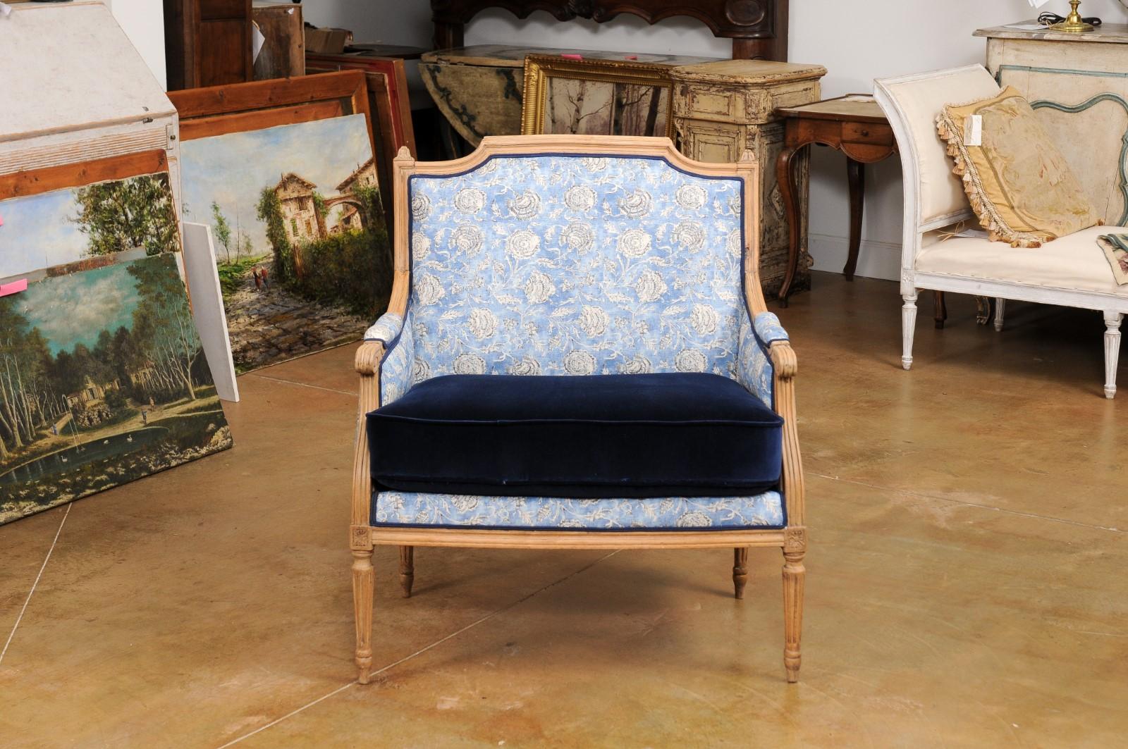 French Louis XVI Style 19th Century Bleached Walnut Marquise Bergère Chair For Sale 6