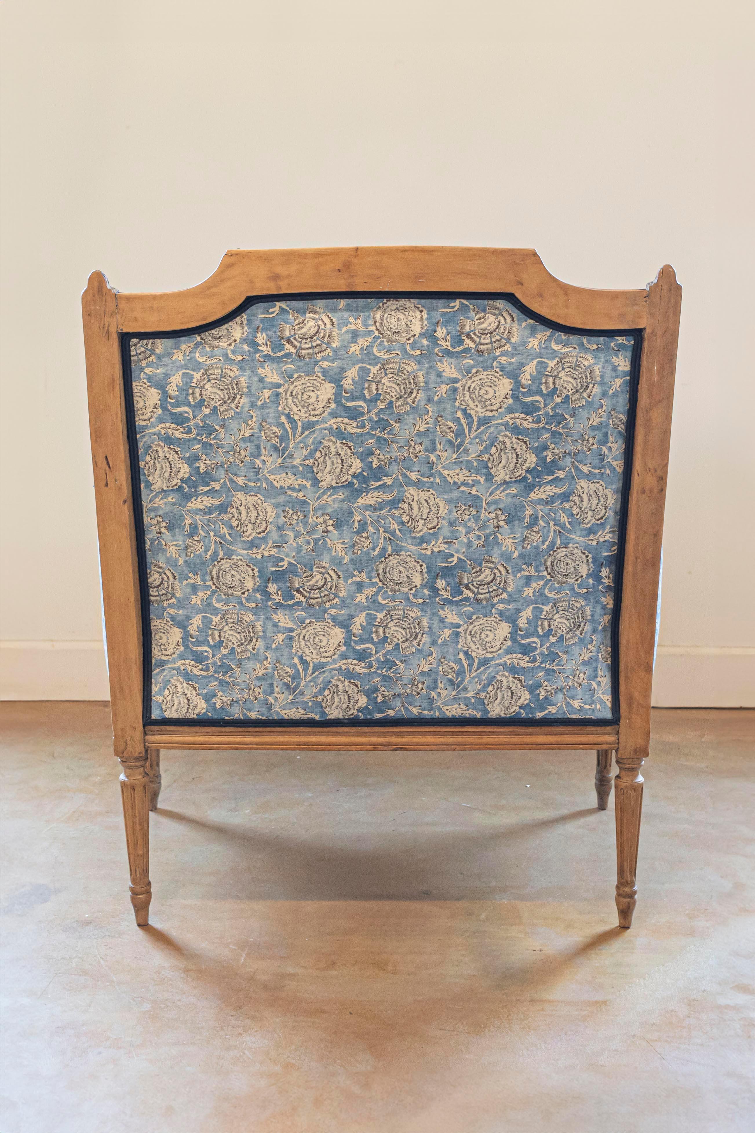 Carved French Louis XVI Style 19th Century Bleached Walnut Marquise Bergère Chair For Sale