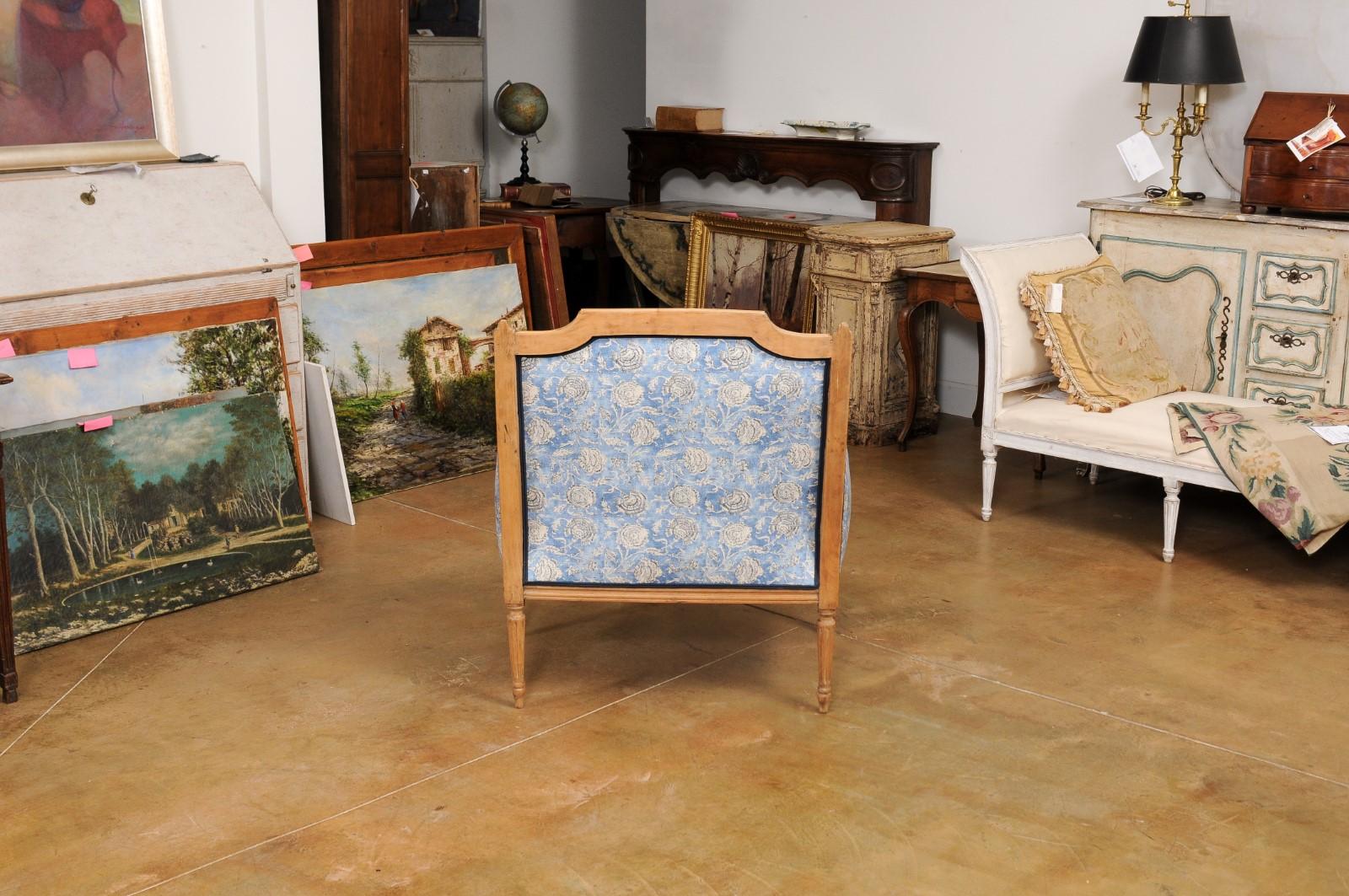 French Louis XVI Style 19th Century Bleached Walnut Marquise Bergère Chair For Sale 2
