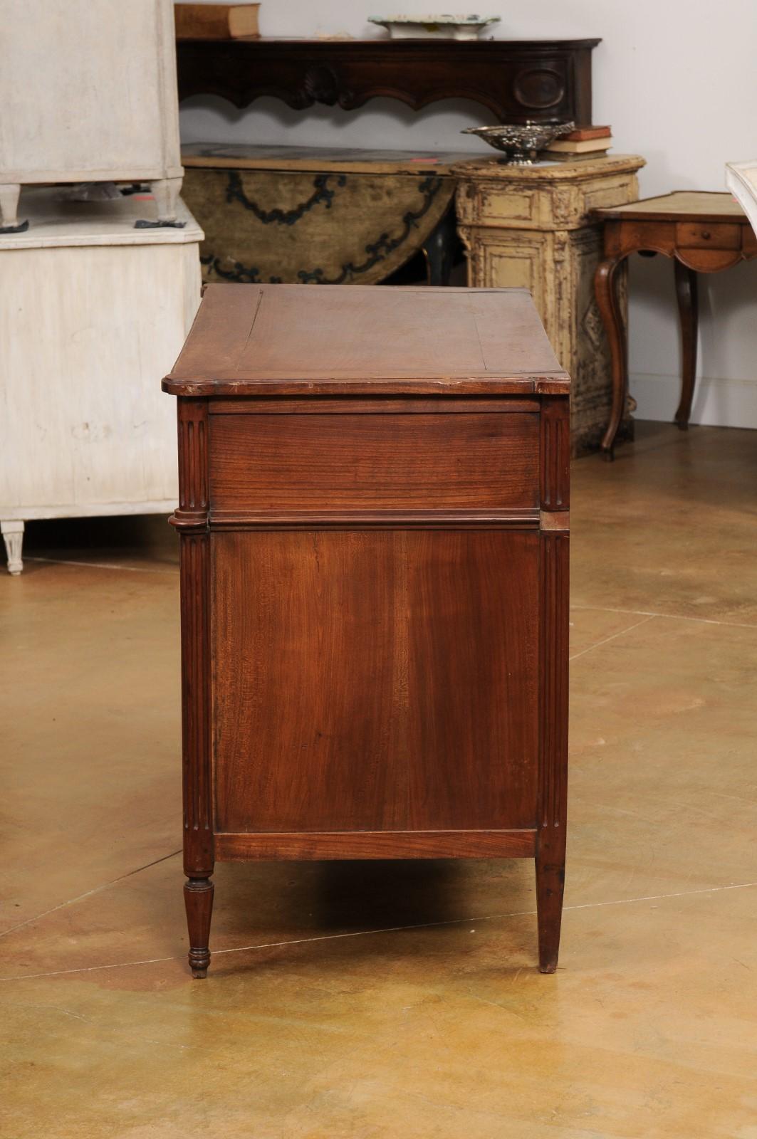 French Louis XVI Style 19th Century Cherry Three-Drawer Commode with Fluting For Sale 7