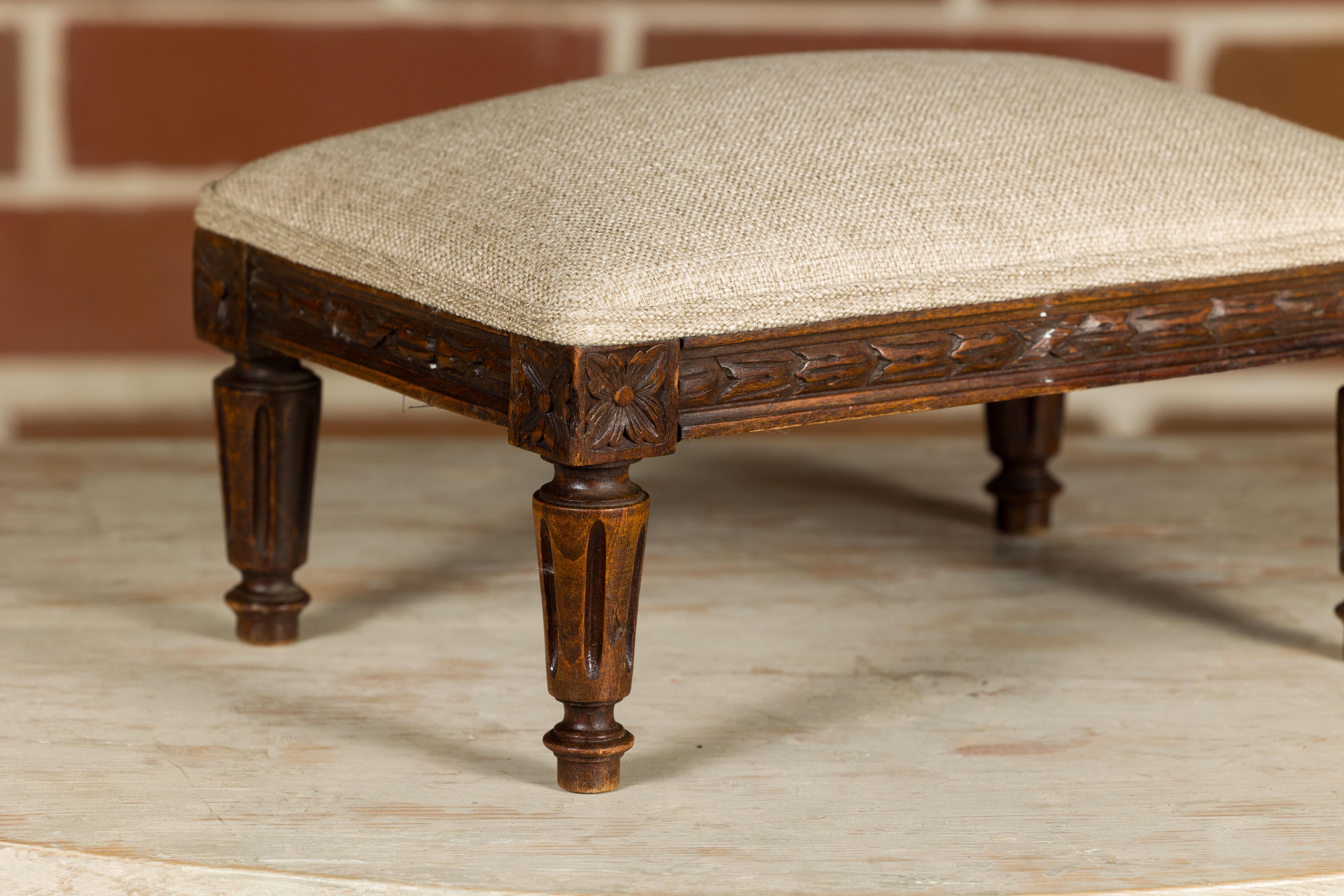 French Louis XVI Style 19th Century Footstool with Carved Décor and Fluted Legs For Sale 6