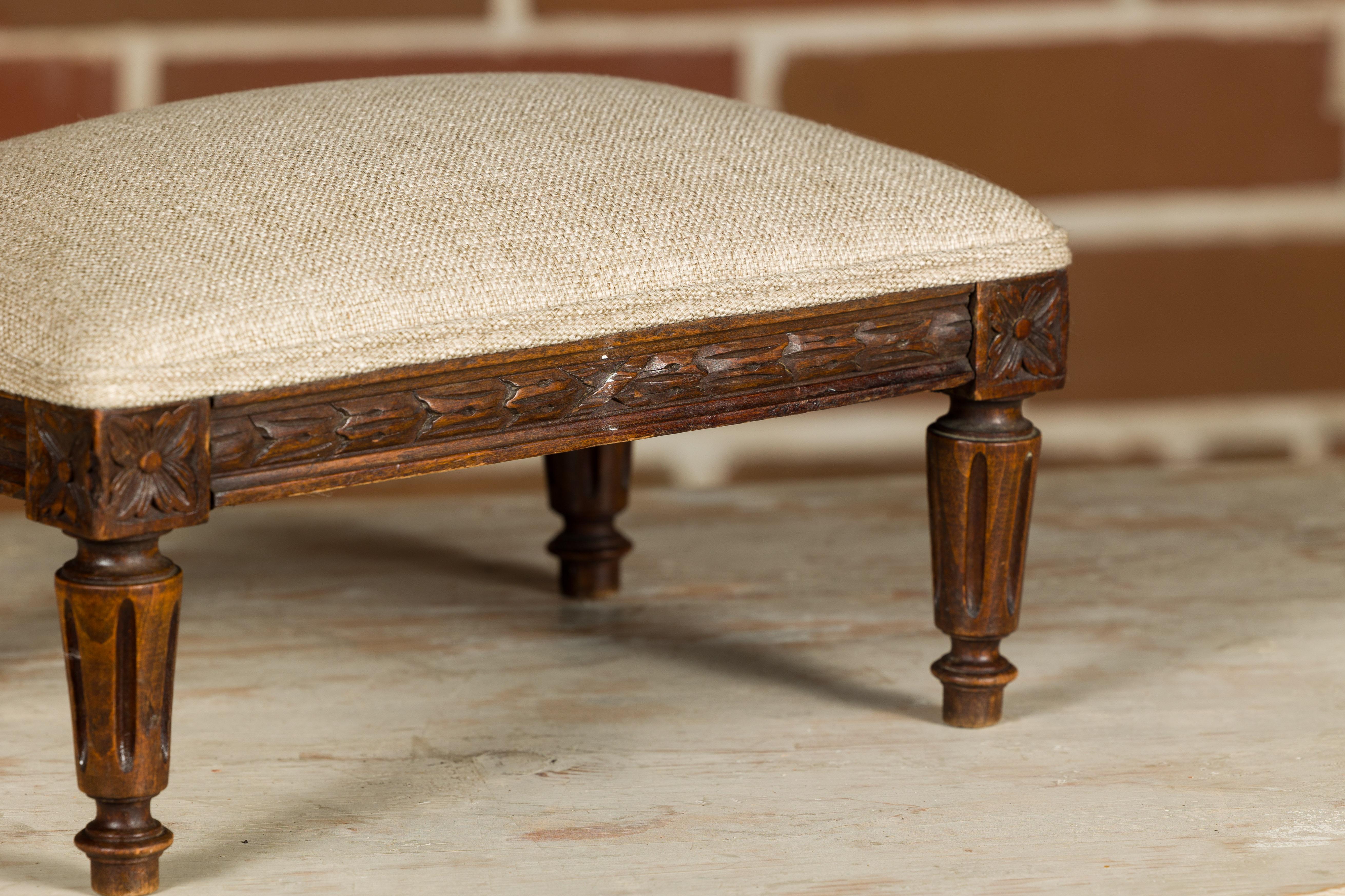 French Louis XVI Style 19th Century Footstool with Carved Décor and Fluted Legs For Sale 7