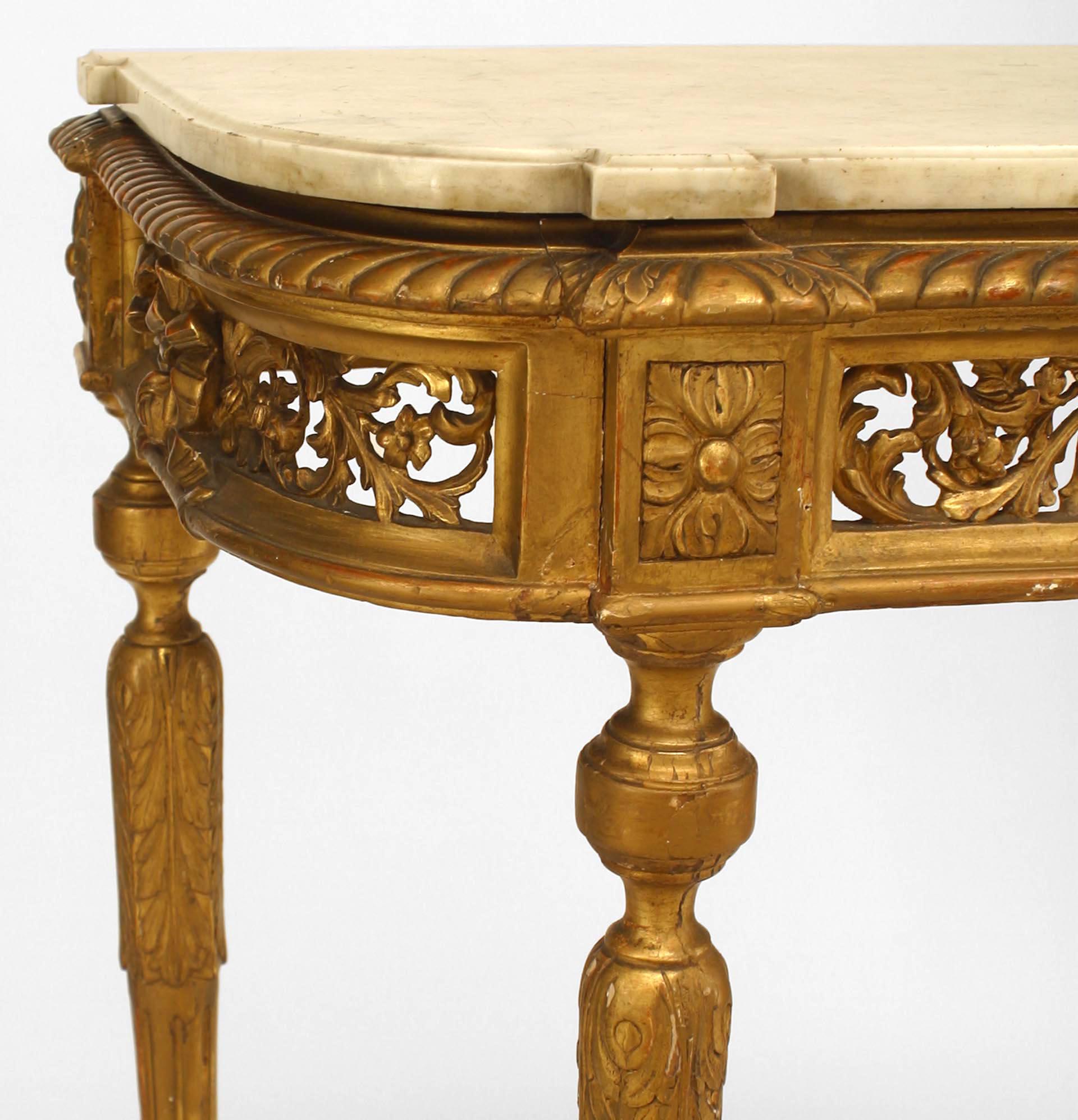 Français Table console dorée de style Louis XVI du XIXe Siècle en vente