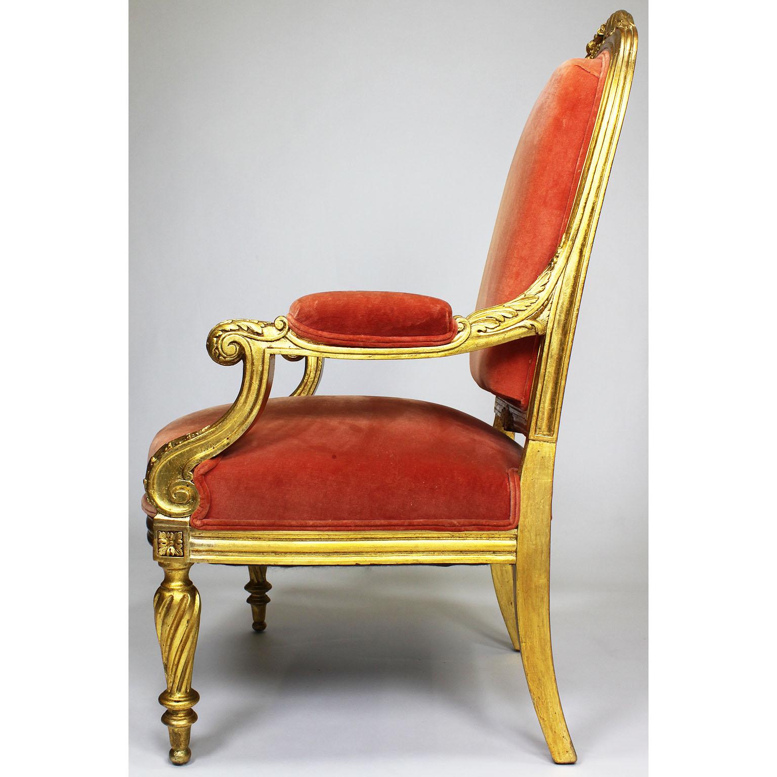 Dreiteilige geschnitzte Salon-Suite aus vergoldetem Holz im französischen Louis-XVI.-Stil des 19. Jahrhunderts im Angebot 3