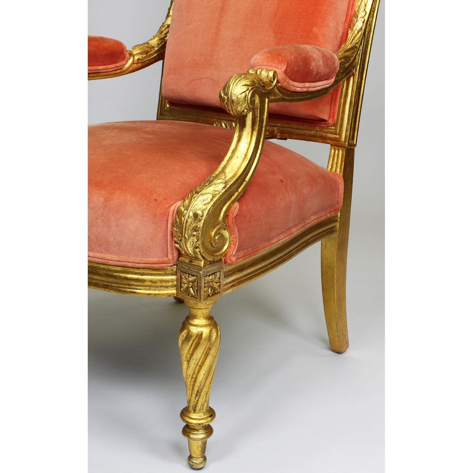 Dreiteilige geschnitzte Salon-Suite aus vergoldetem Holz im französischen Louis-XVI.-Stil des 19. Jahrhunderts im Angebot 1