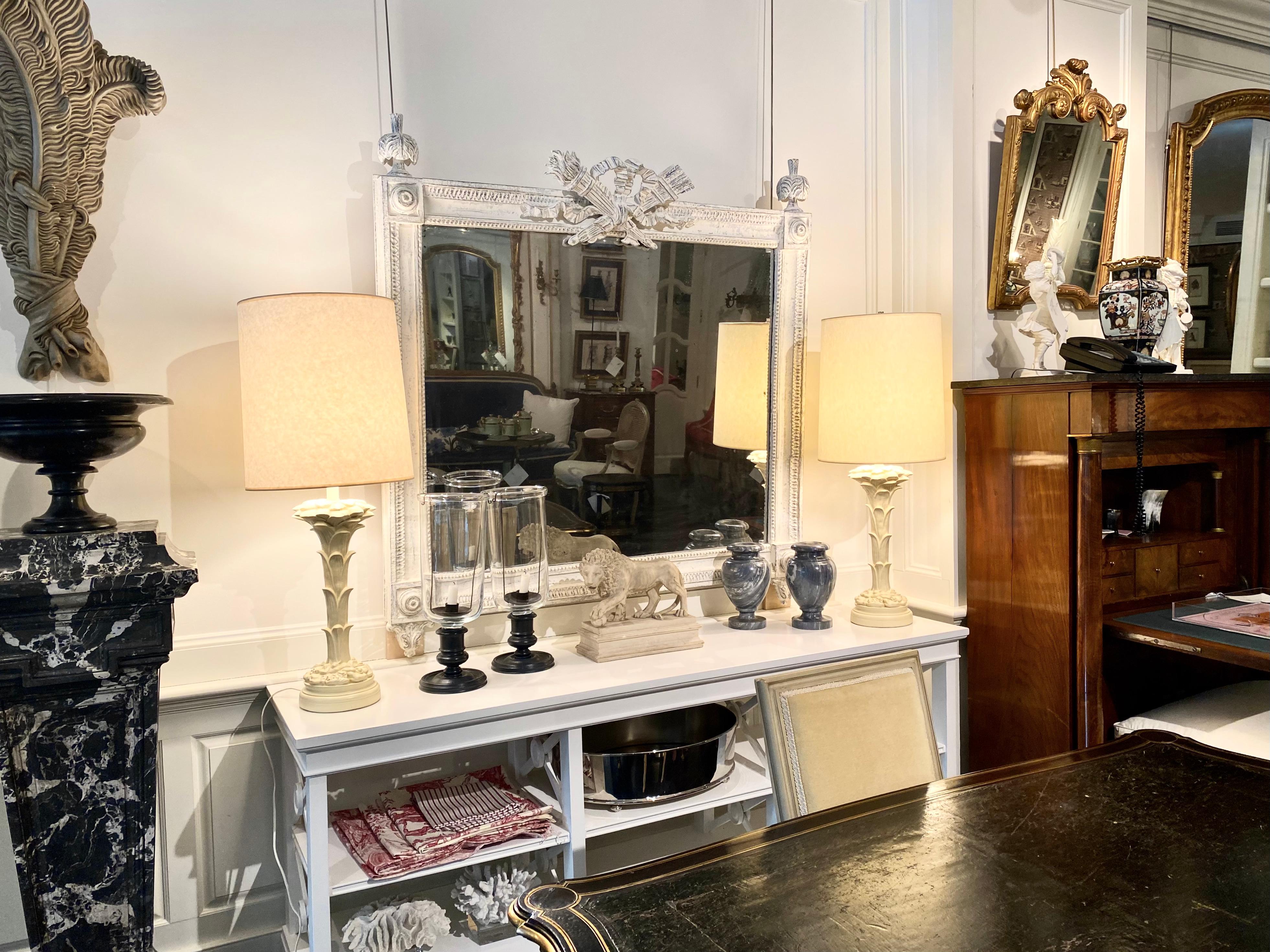 Großer französischer Spiegel im Louis-XVI.-Stil des 19. Jahrhunderts im Angebot 11