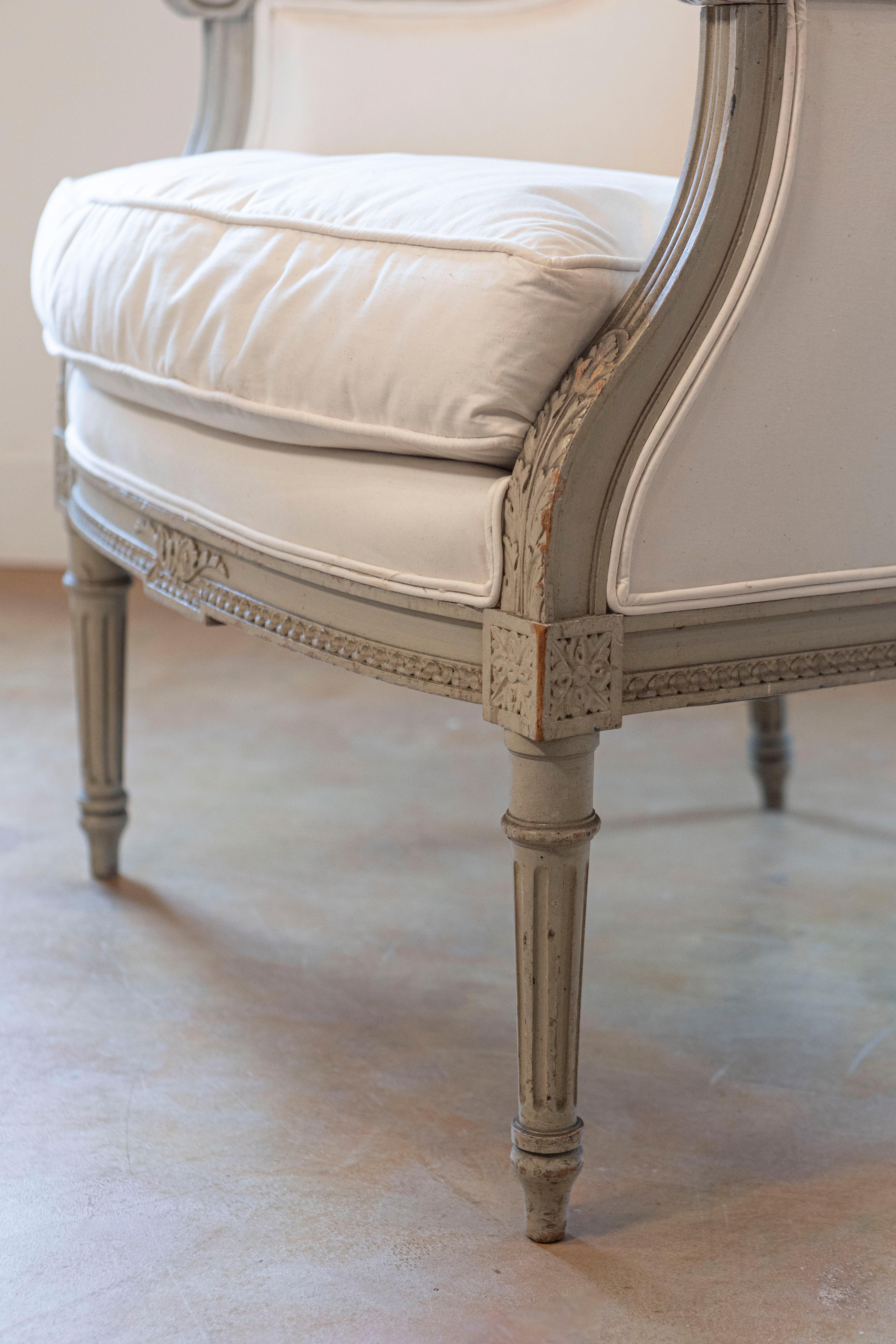 French Louis XVI Style 19th Century Painted and Carved Wingback Bergère Chair For Sale 6