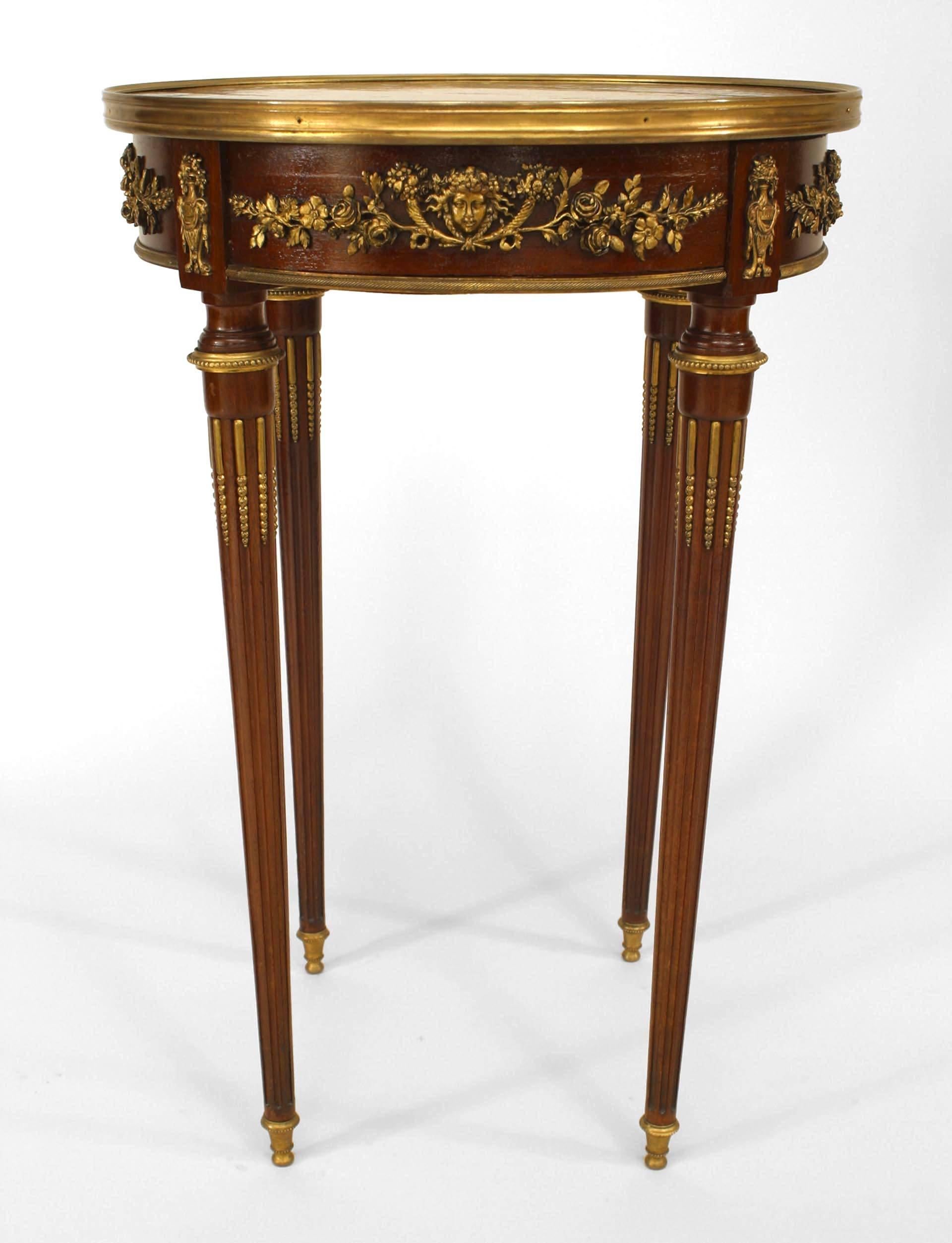 French Louis XVI Mahogany Floral End Table In Good Condition For Sale In New York, NY