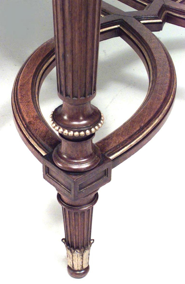 Table centrale française de style Louis XVI en noyer en vente 5