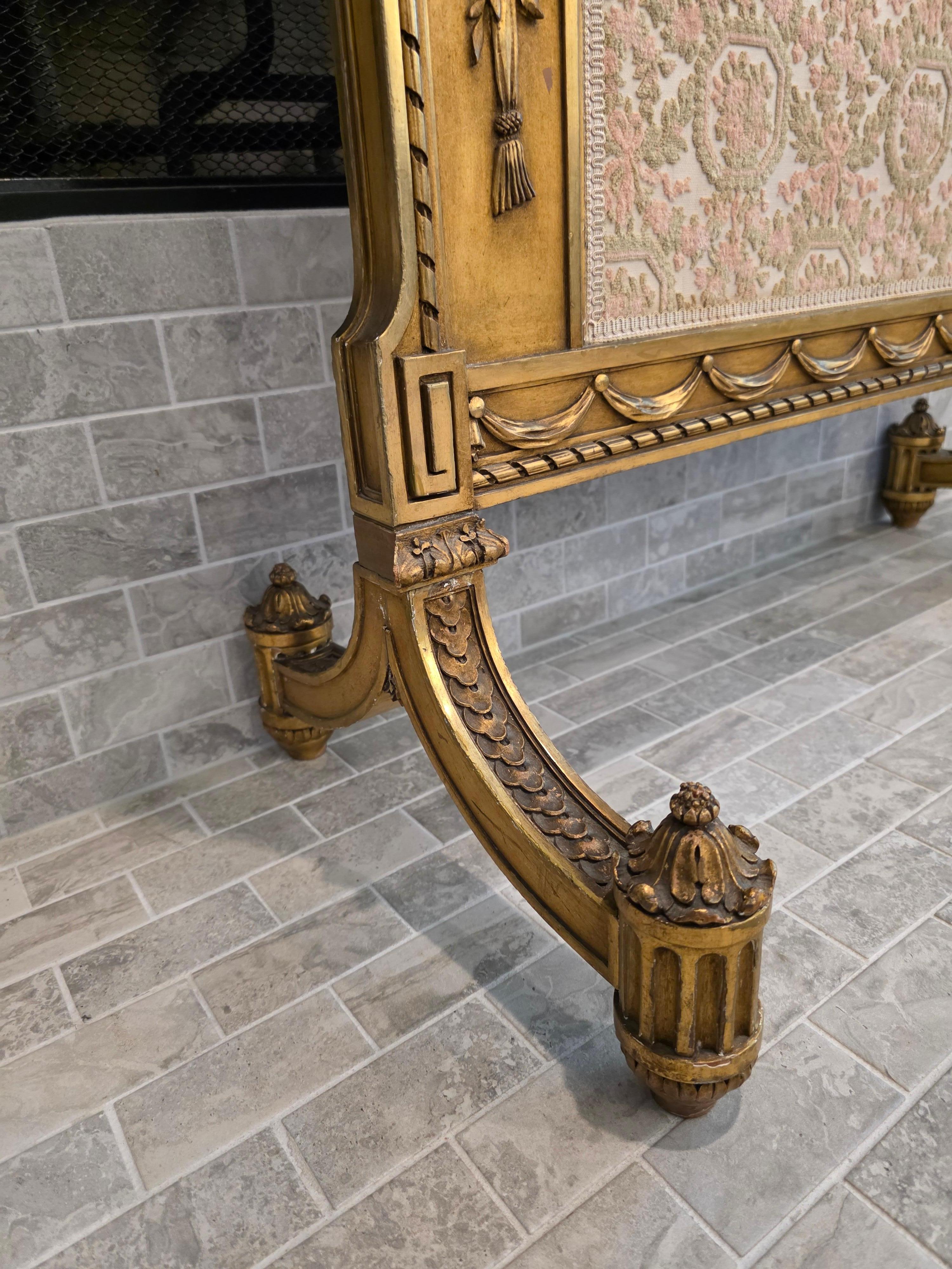 Paravento francese per caminetto in legno dorato in stile Luigi XVI in vendita 8