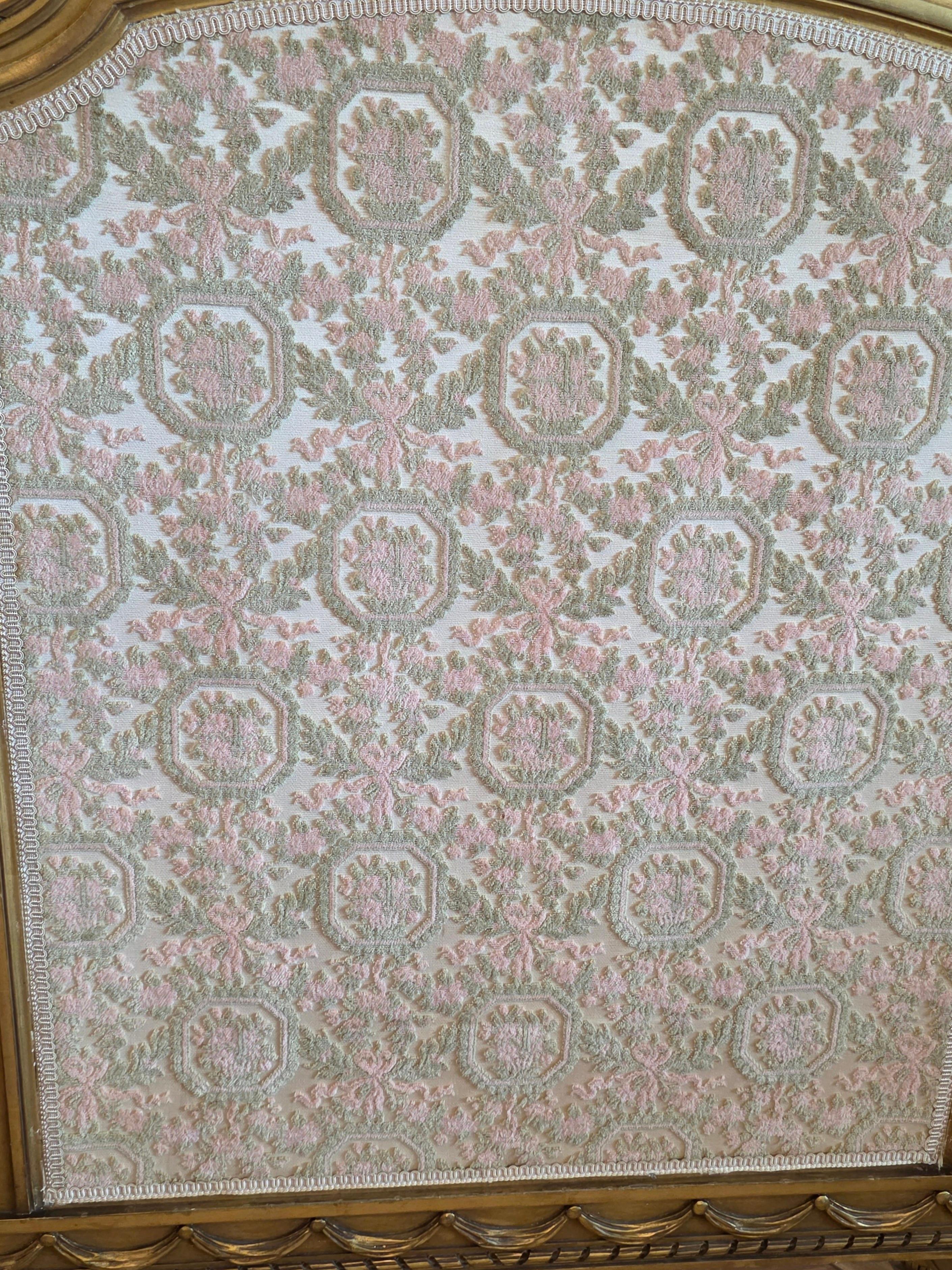Paravento francese per caminetto in legno dorato in stile Luigi XVI in vendita 2